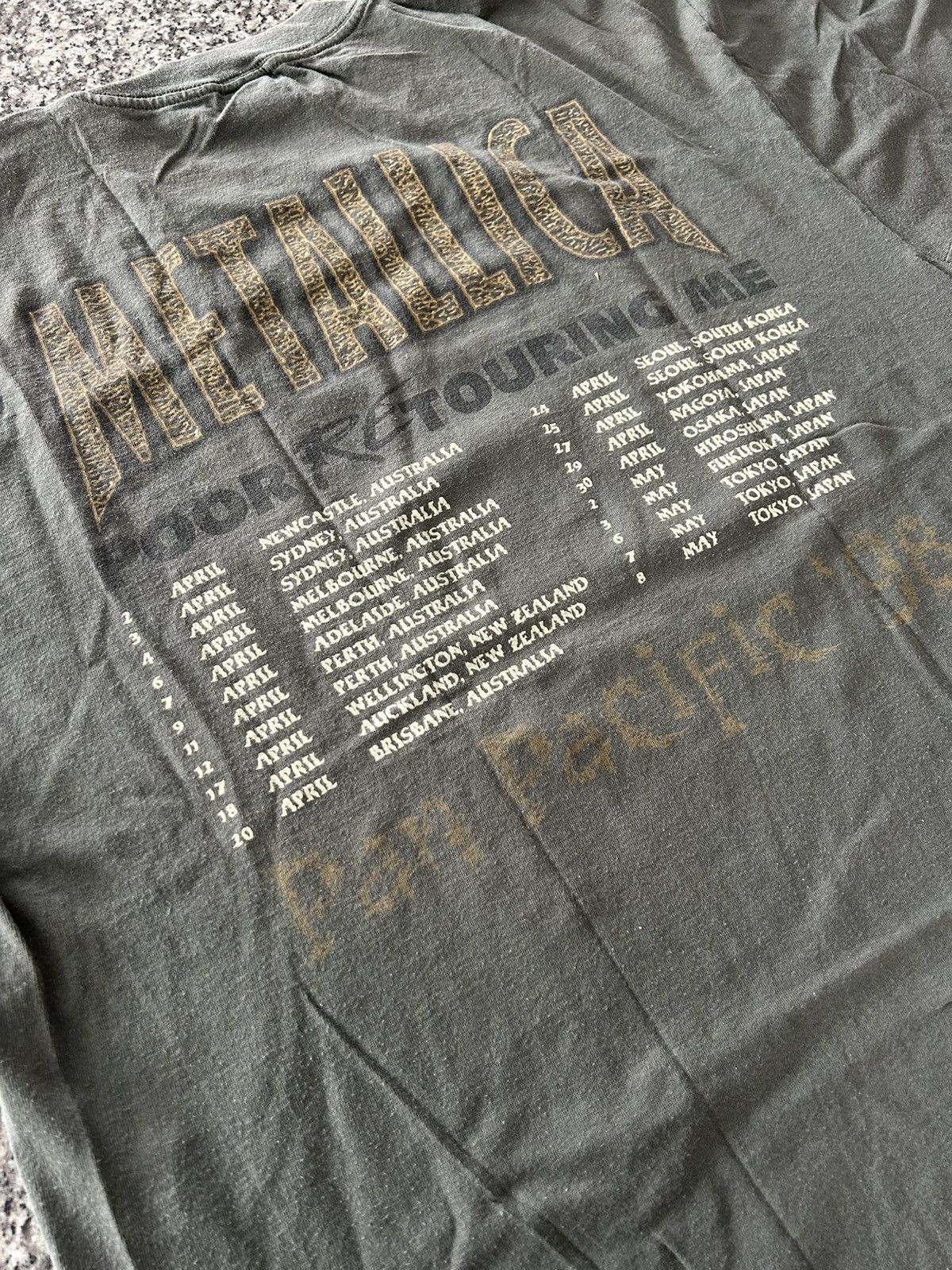 Vintage Vintage 1998 Metallica Pan Pacific Band Tee Size US XL / EU 56 / 4 - 6 Thumbnail