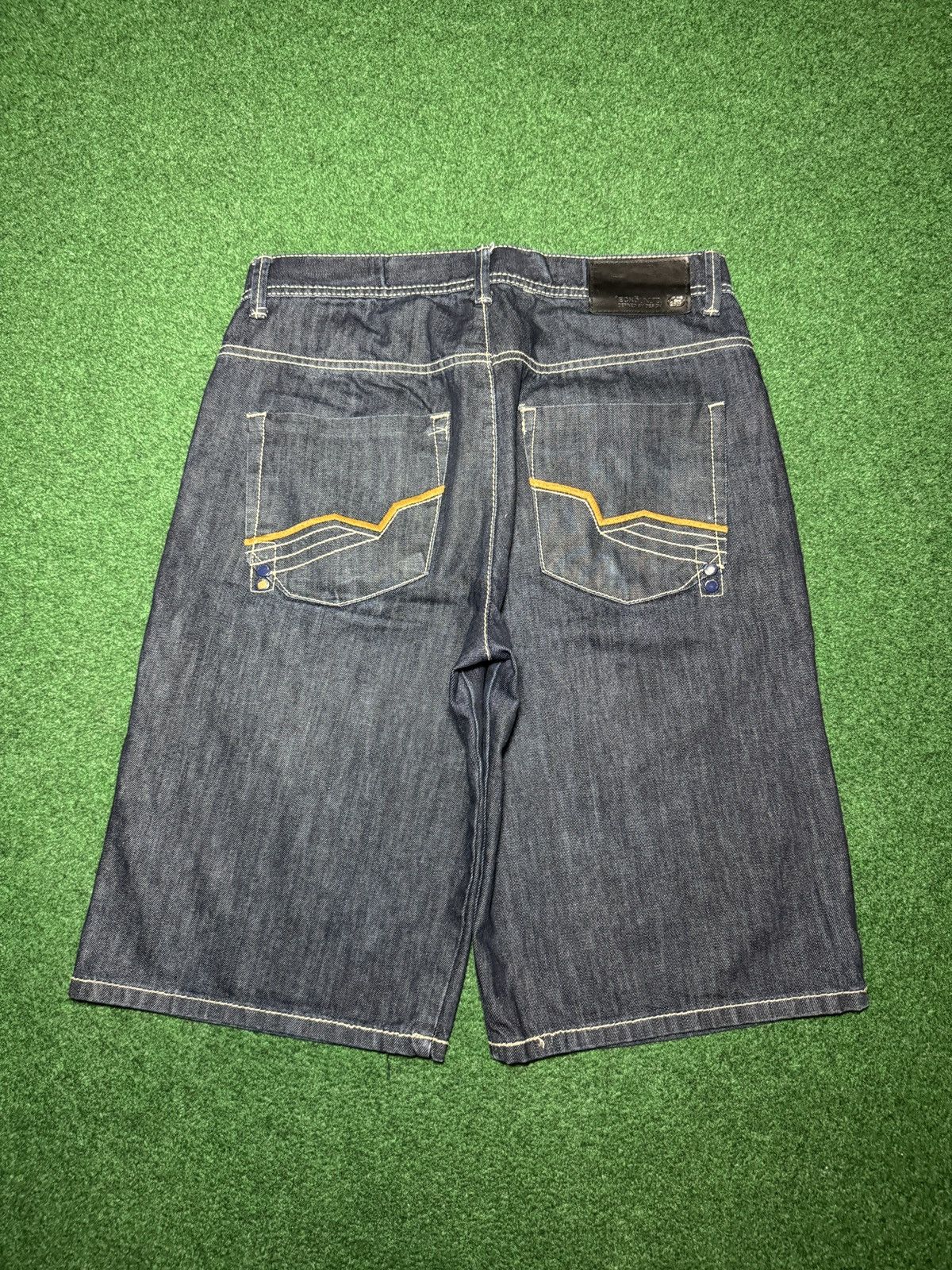 Ecko Unltd. Ecko Unltd Baggy Jorts Dark 13” Loose Fit 33 Denim Shorts Size US 33 - 1 Thumbnail
