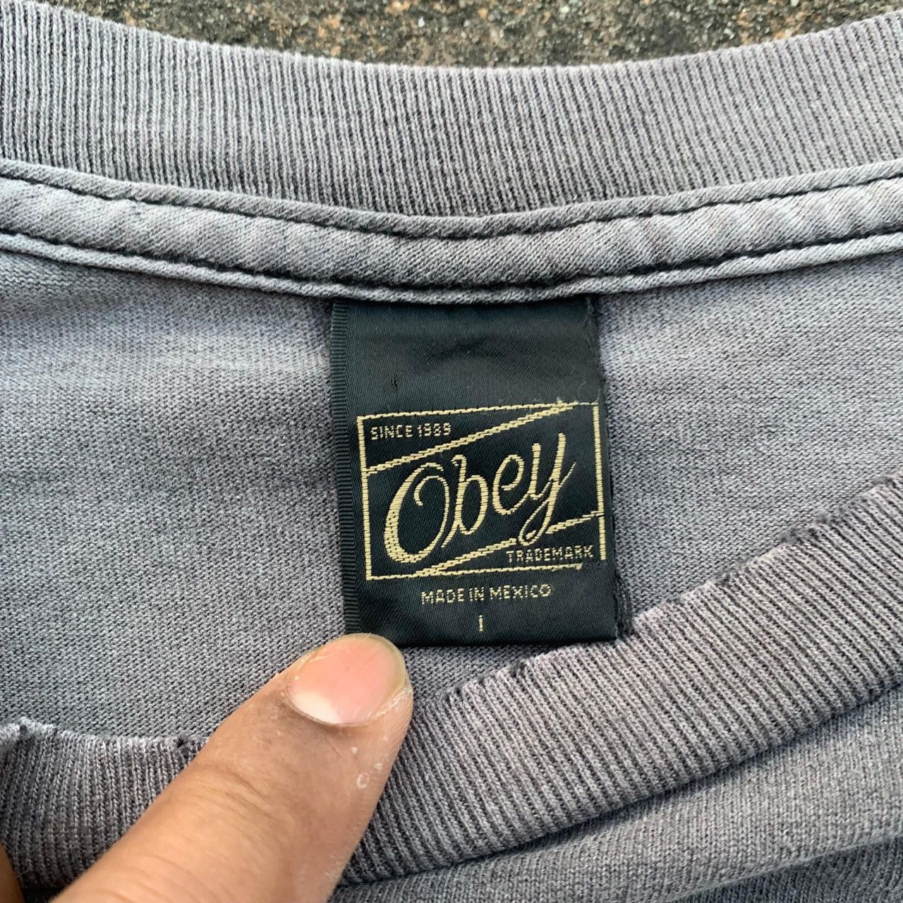 Obey Thrashed Sun Faded Obey Shirt Distressed Grunge ERD WCC BAND Size US L / EU 52-54 / 3 - 13 Thumbnail