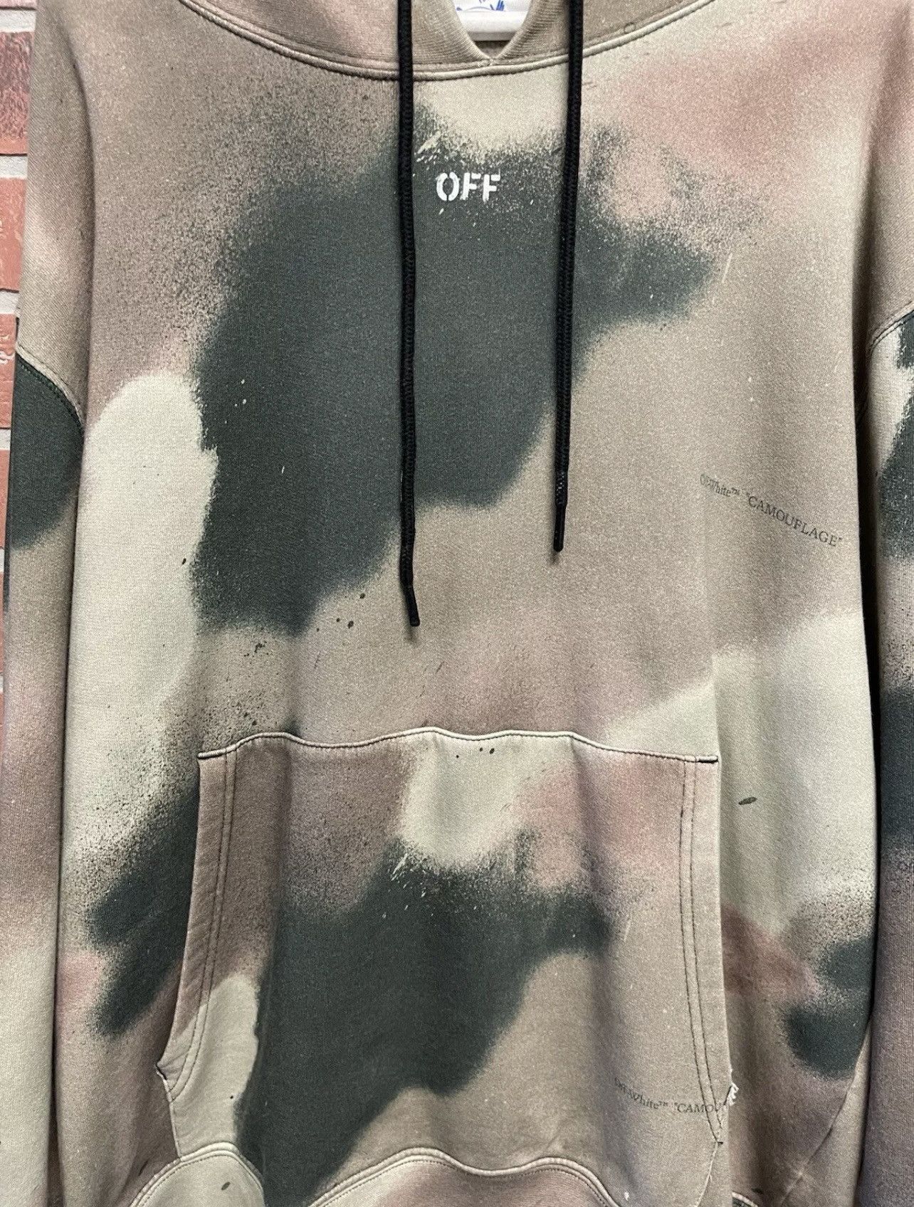 Off-White Size XXL - OFF-WHITE Camo Caravaggio Stencil Print Size US XXL / EU 58 / 5 - 4 Thumbnail