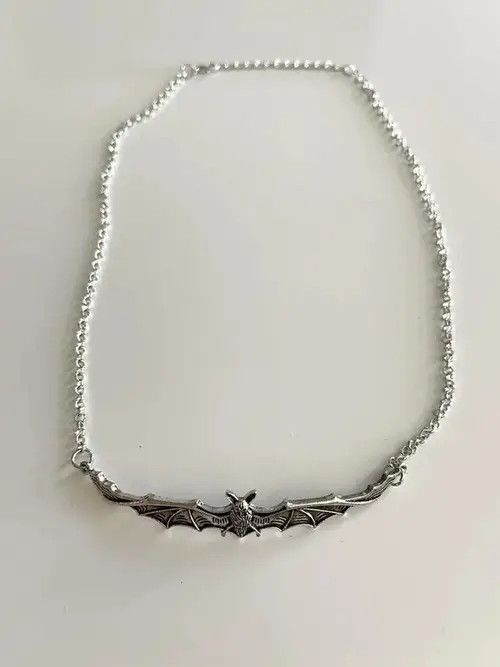 Jewelry STEAL! Y2K Vampire Bat Necklace Size ONE SIZE - 1 Thumbnail