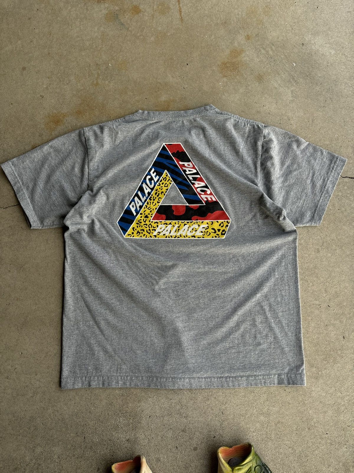 Japanese Brand × Vintage Crazy Palace Heather Grey Simple Triangle Logo Boxy Tee Size US L / EU 52-54 / 3 - 2 Thumbnail