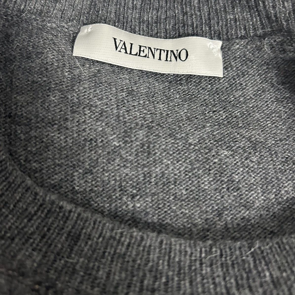 Valentino New Valentino Logo Knit Wool Blend Sweater Size 52 Size US L / EU 52-54 / 3 - 4 Thumbnail