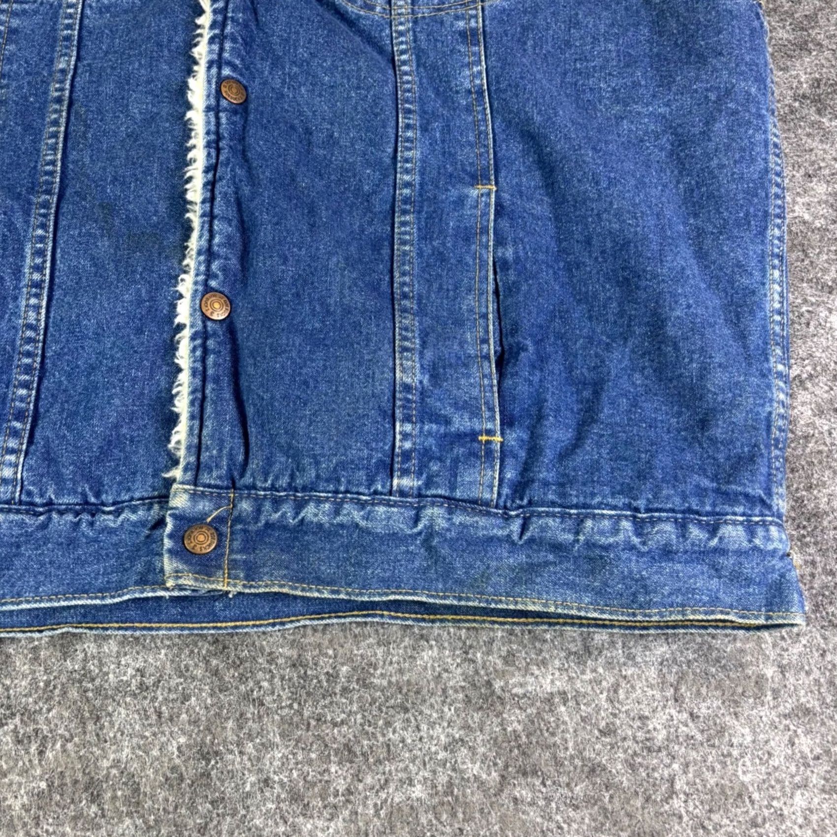Denime VINTAGE Roebucks Denim Vest Mens XL Blue Lined Sherpa Western Trucker Made in USA Size US XL / EU 56 / 4 - 6 Thumbnail