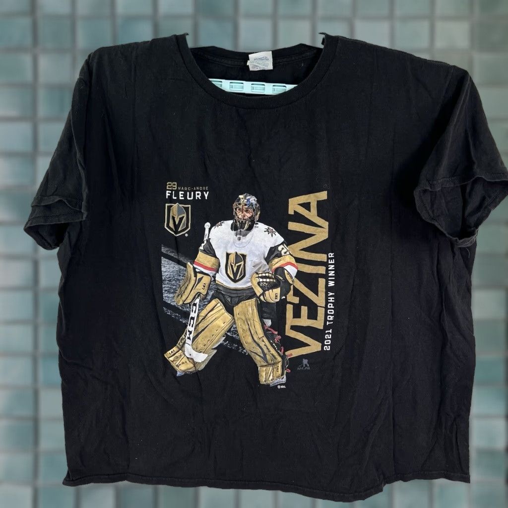 Vintage VINTAGE Marc-Andre Fleury Vegas Golden Knights T-Shirt Men 2XL Black Graphic Print 2021 hockey Size US XXL / EU 58 / 5 - 1 Thumbnail