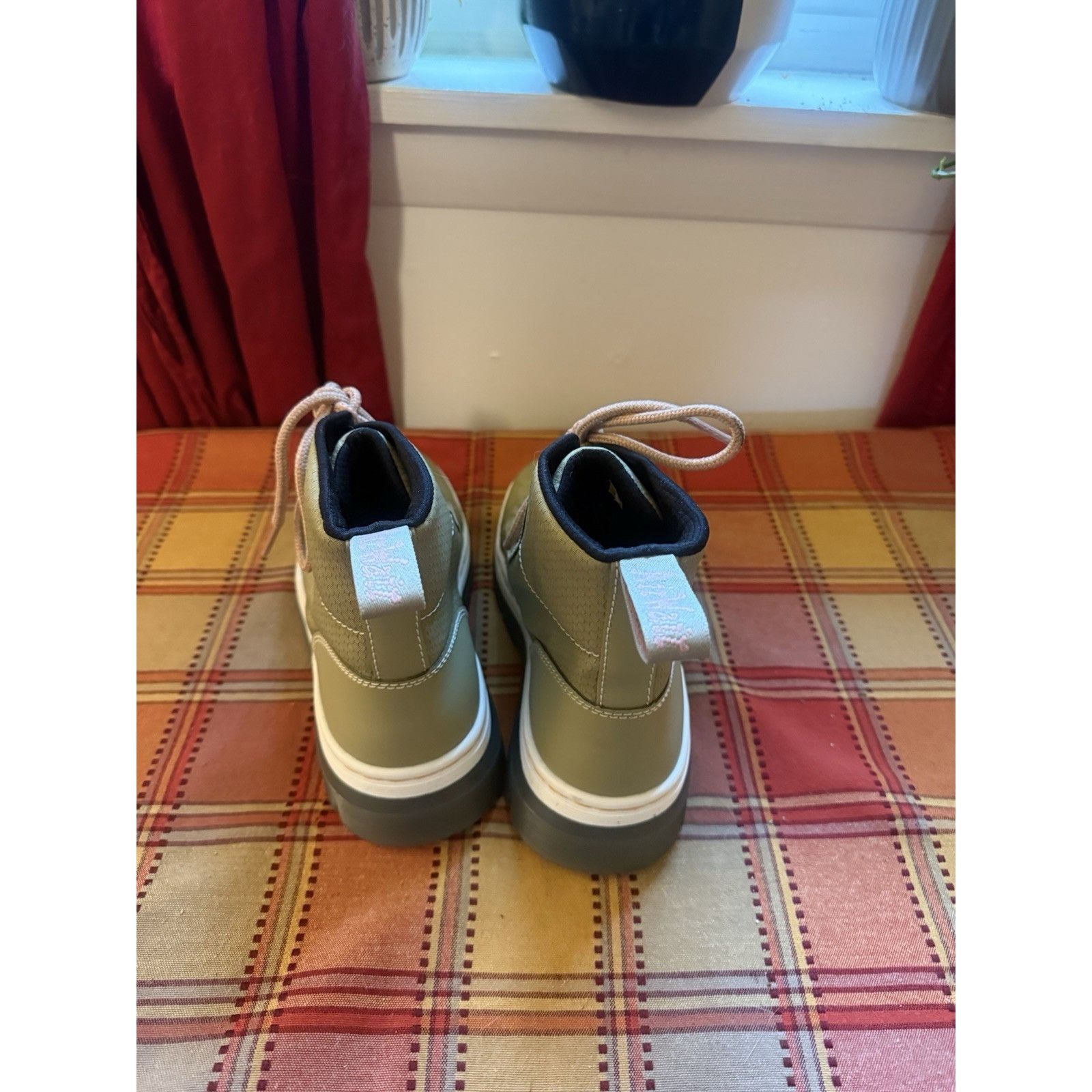 Dr. Martens Dr. Martens Boots Olive Green Women's Size 6 Size US 6 / IT 36 - 3 Thumbnail