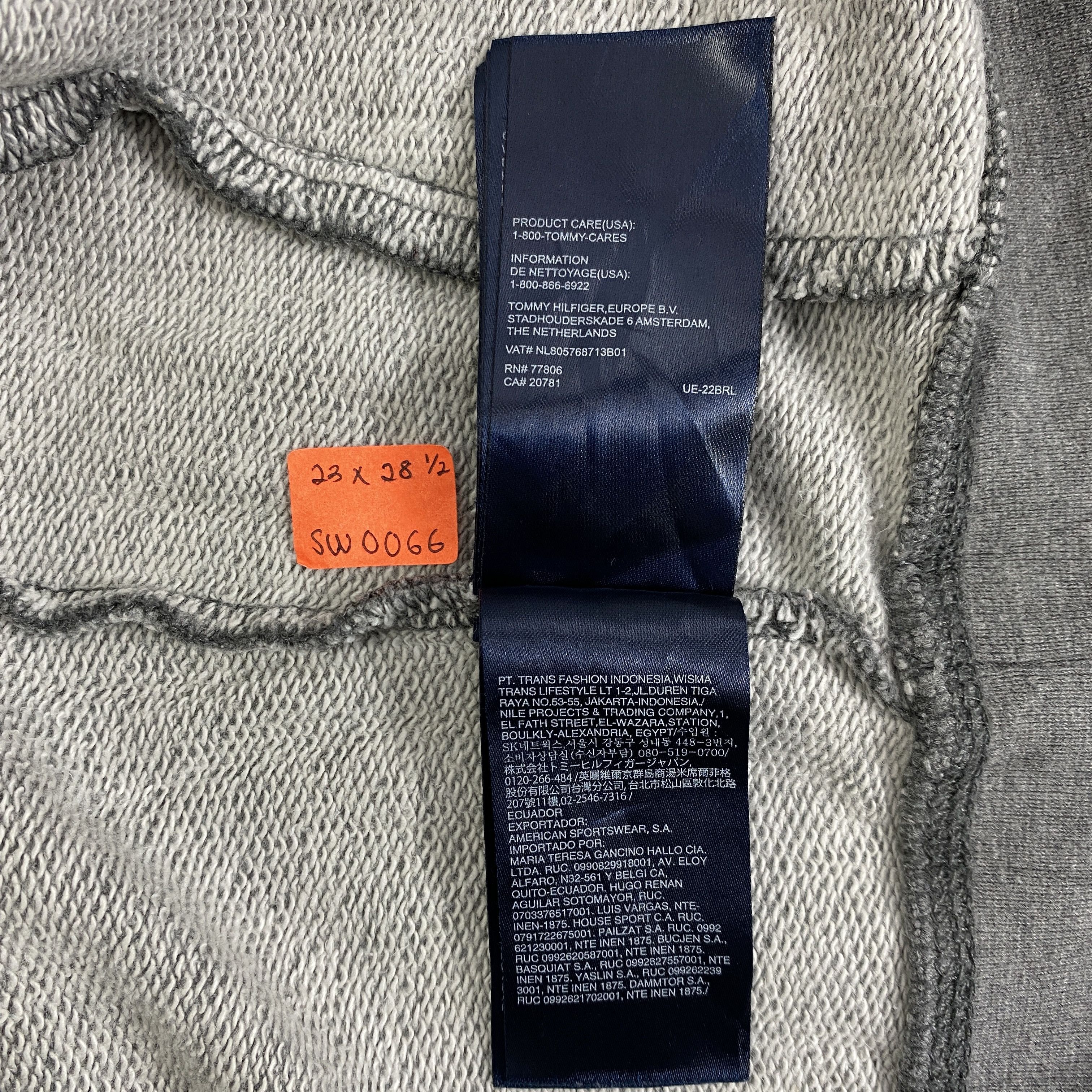 Tommy Hilfiger Vintage Tommy Hilfiger 85 Zipper Hoodie -SW066 Size US L / EU 52-54 / 3 - 9 Thumbnail