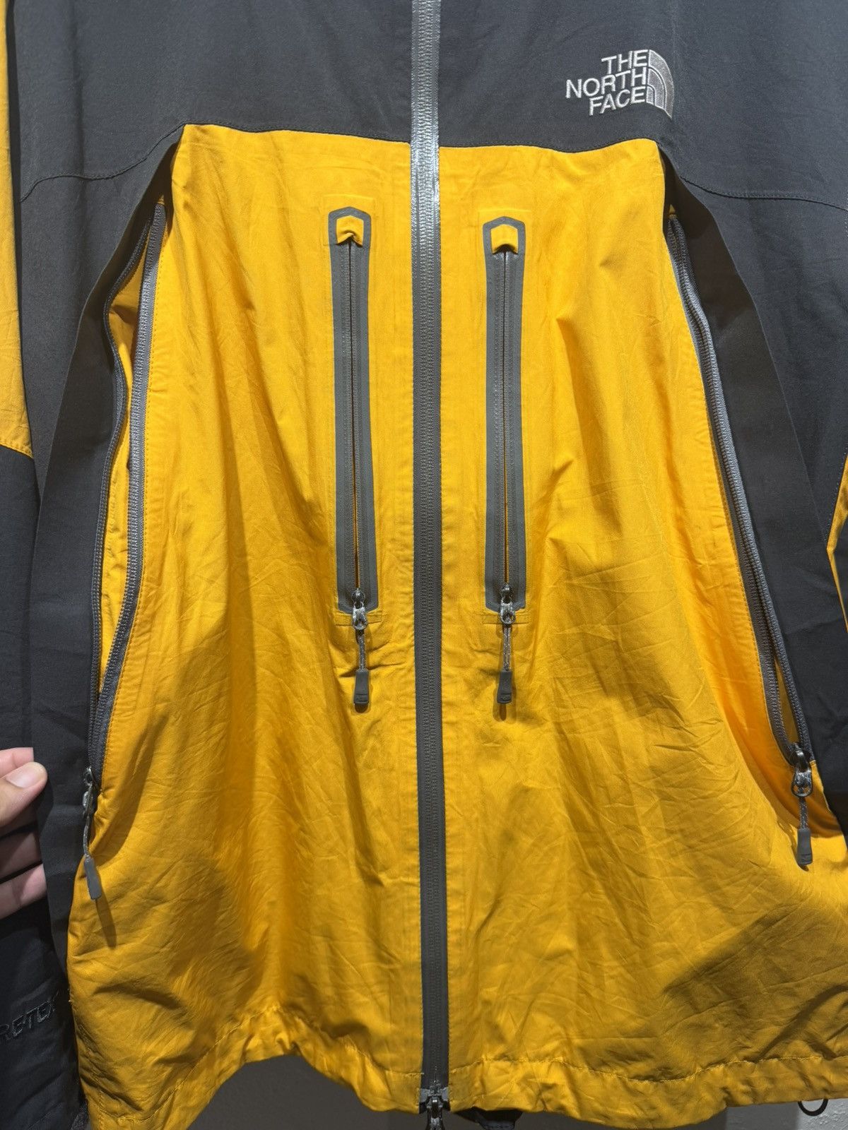 The North Face Vintage The North Face Summit Series Goretex Jacket Size US L / EU 52-54 / 3 - 12 Thumbnail