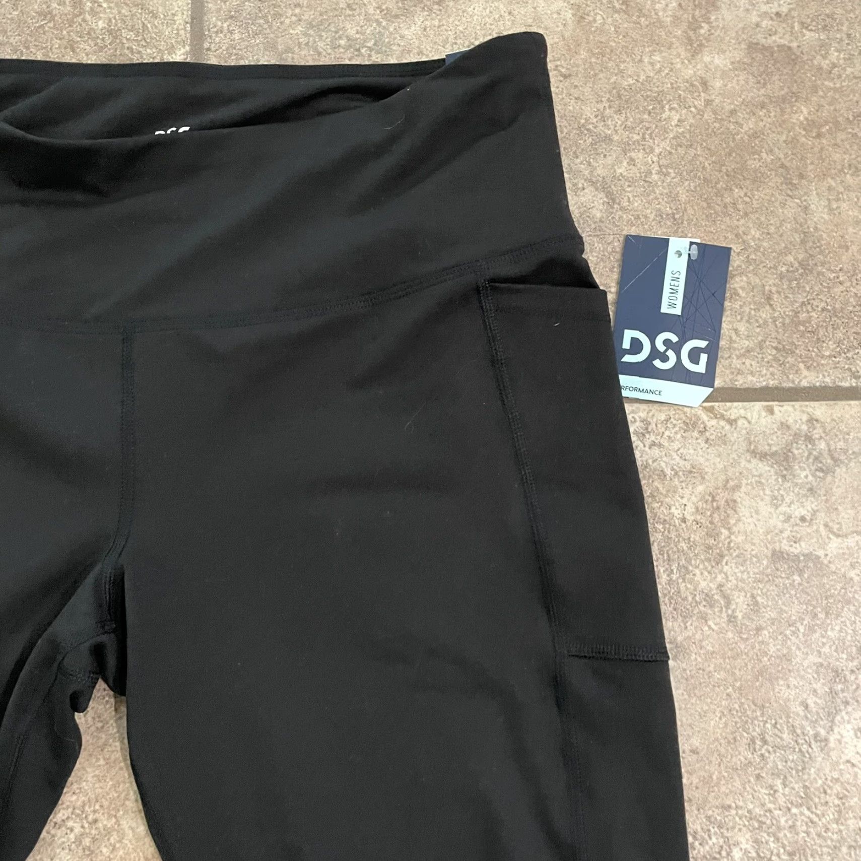 Vintage DSG Performance Black Stretchy Workout Pants Women XL 32x24 Compression Activewear Pants Womens Size 40" / US 18 - 2 Thumbnail