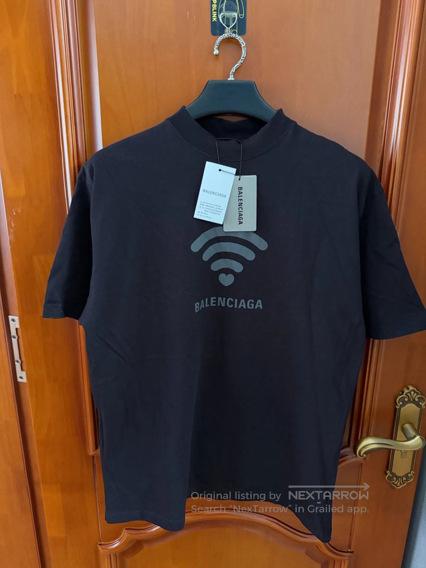 Balenciaga Balenciaga Black Heart WIFI Print T-Shirt. Size XS / US 0-2 / IT 36-38 - 1 Thumbnail