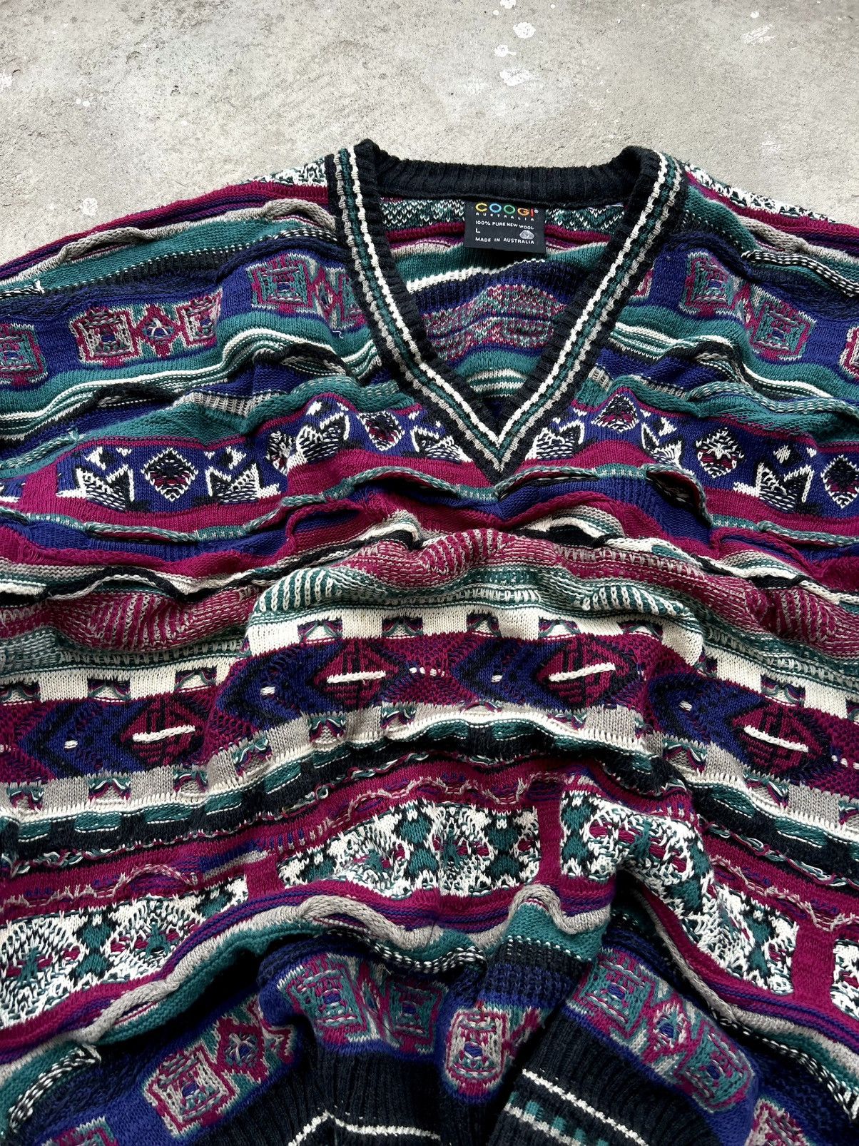 Coogi RARE VINTAGE COOGI V NECK SWEATER Size US L / EU 52-54 / 3 - 5 Thumbnail
