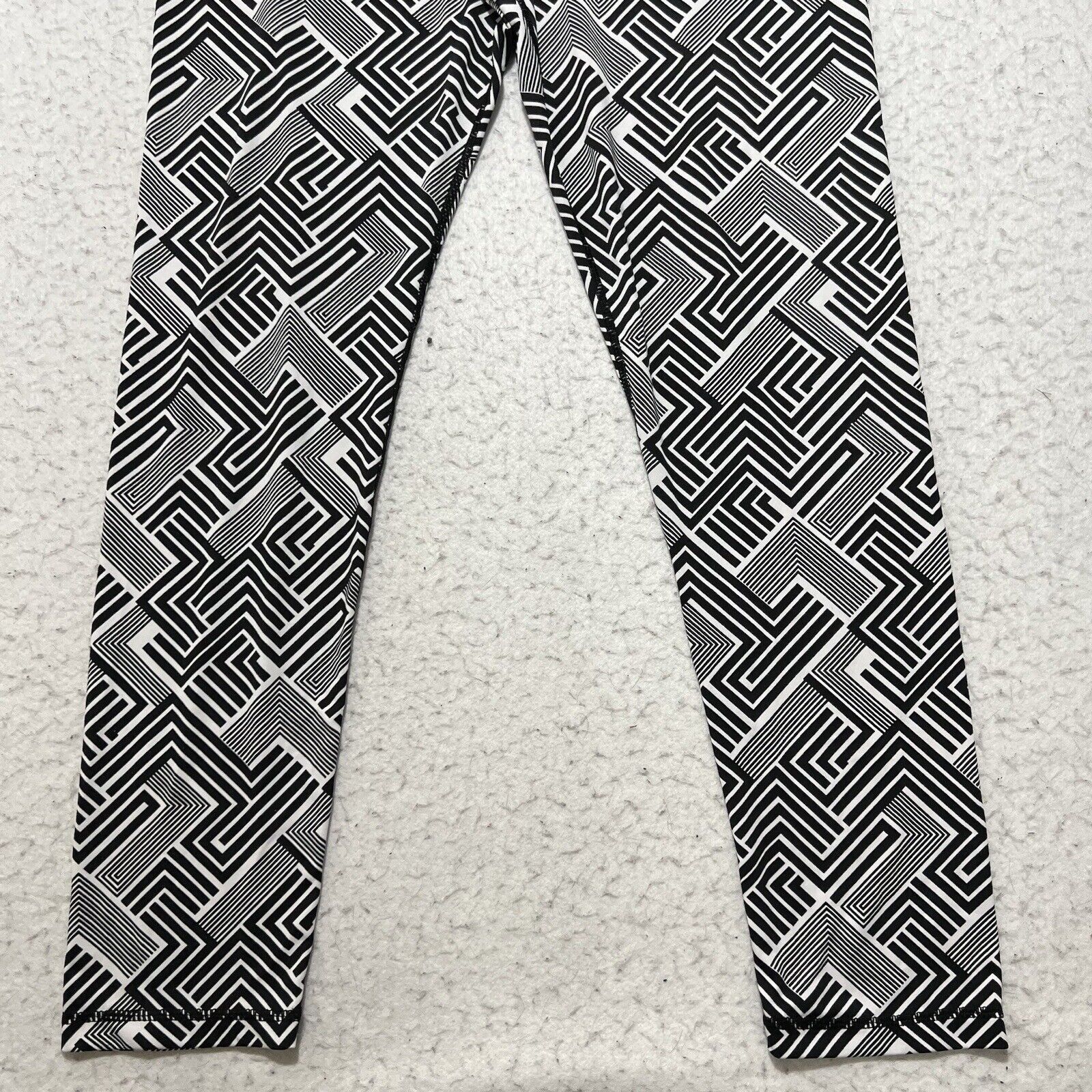 Other Rue21 XL Pull On Black White Geometric Leggings Yoga Pants Size 40" / US 18 - 3 Thumbnail