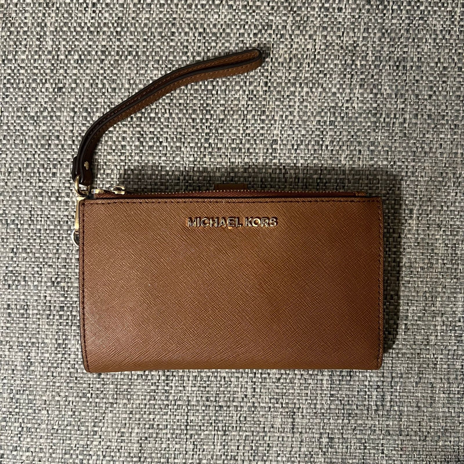 Michael Kors Michael Kors Jet Set Saffiano Leather Double Zip Wristlet Size ONE SIZE - 7 Thumbnail