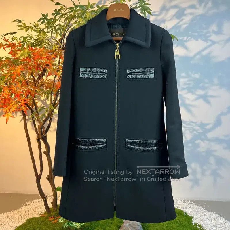 Louis Vuitton Louis Vuitton Black Cashmere Coat Size S . Size S / US 4 / IT 40 - 1 Thumbnail