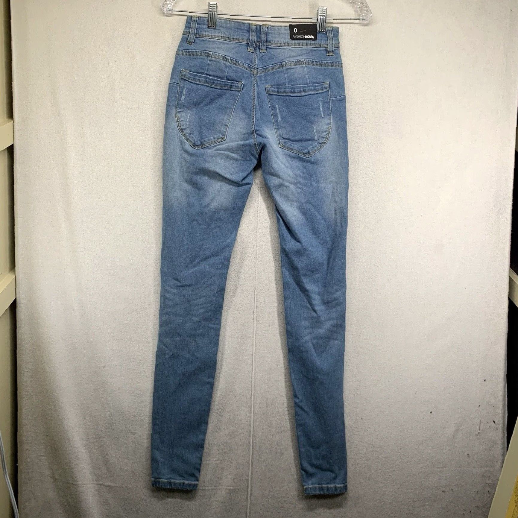 Fashion Nova VINTAGE Fashion Nova Skinny Jeans Size 0 Women Mid-Rise Distressed Light Blue Denim Streetwear Size 25" / US 0 / IT 36 - 2 Thumbnail