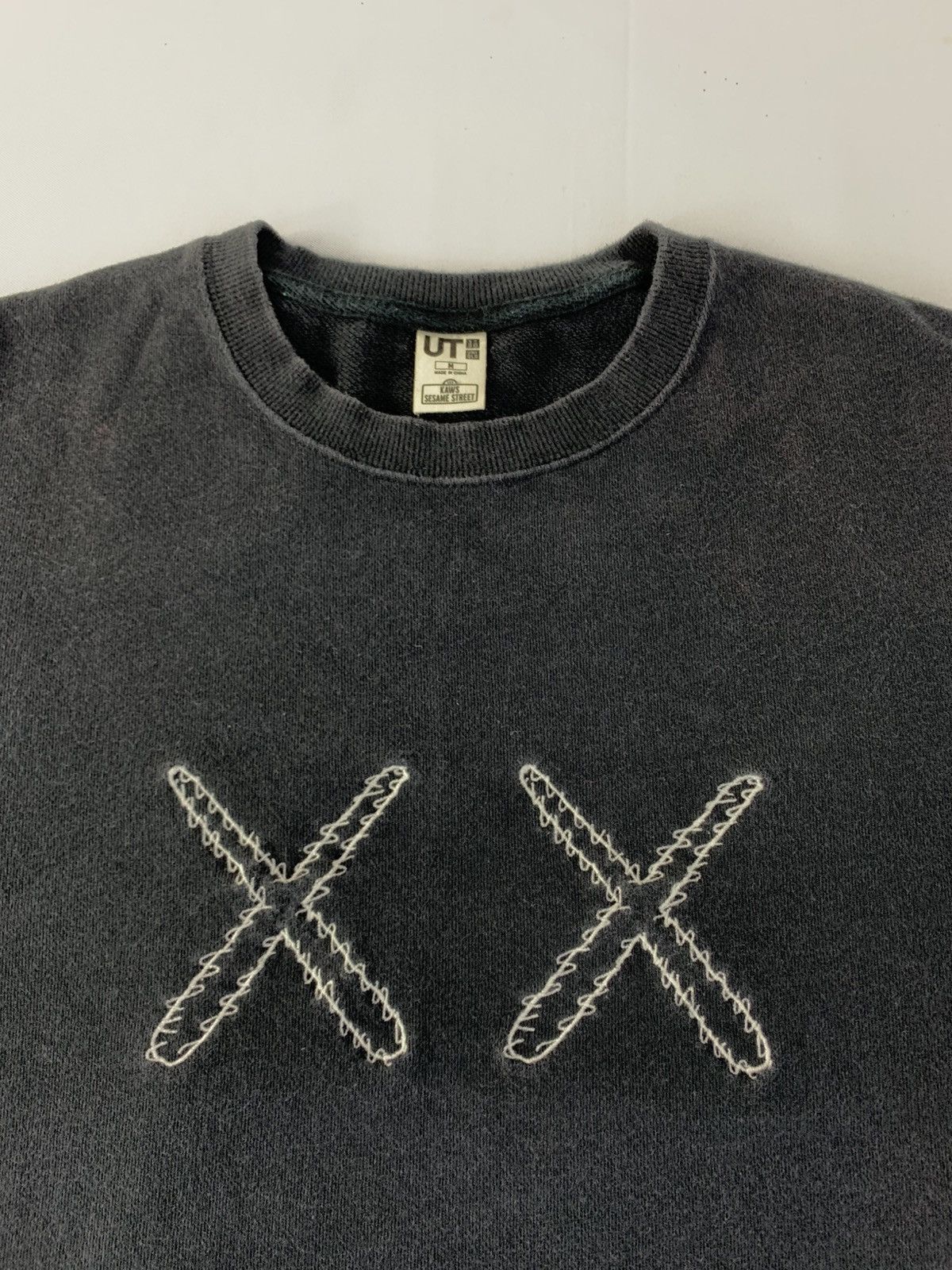 Kaws Kaws X Sesame Street Crewneck Pullover Box Logo Unisex Size US M / EU 48-50 / 2 - 3 Thumbnail