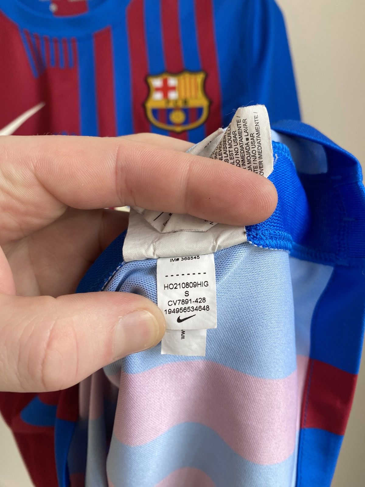 Nike BARCELONA HOME FOOTBALL SHIRT SOCCER JERSEY NIKE Size US S / EU 44-46 / 1 - 5 Thumbnail