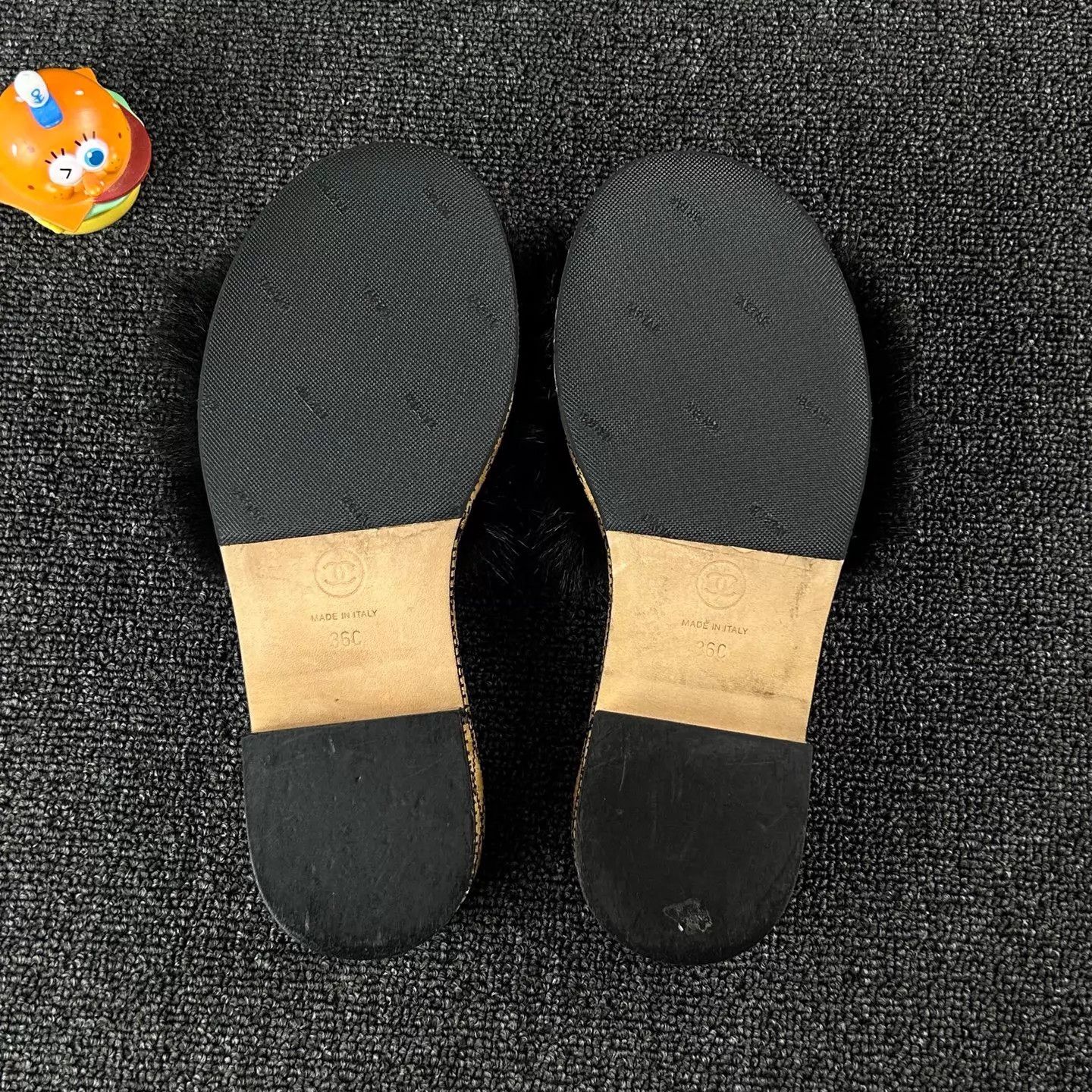 Chanel Chanel Black Fur Slippers Size 36 Size US 5.5 / IT 35.5 - 6 Thumbnail