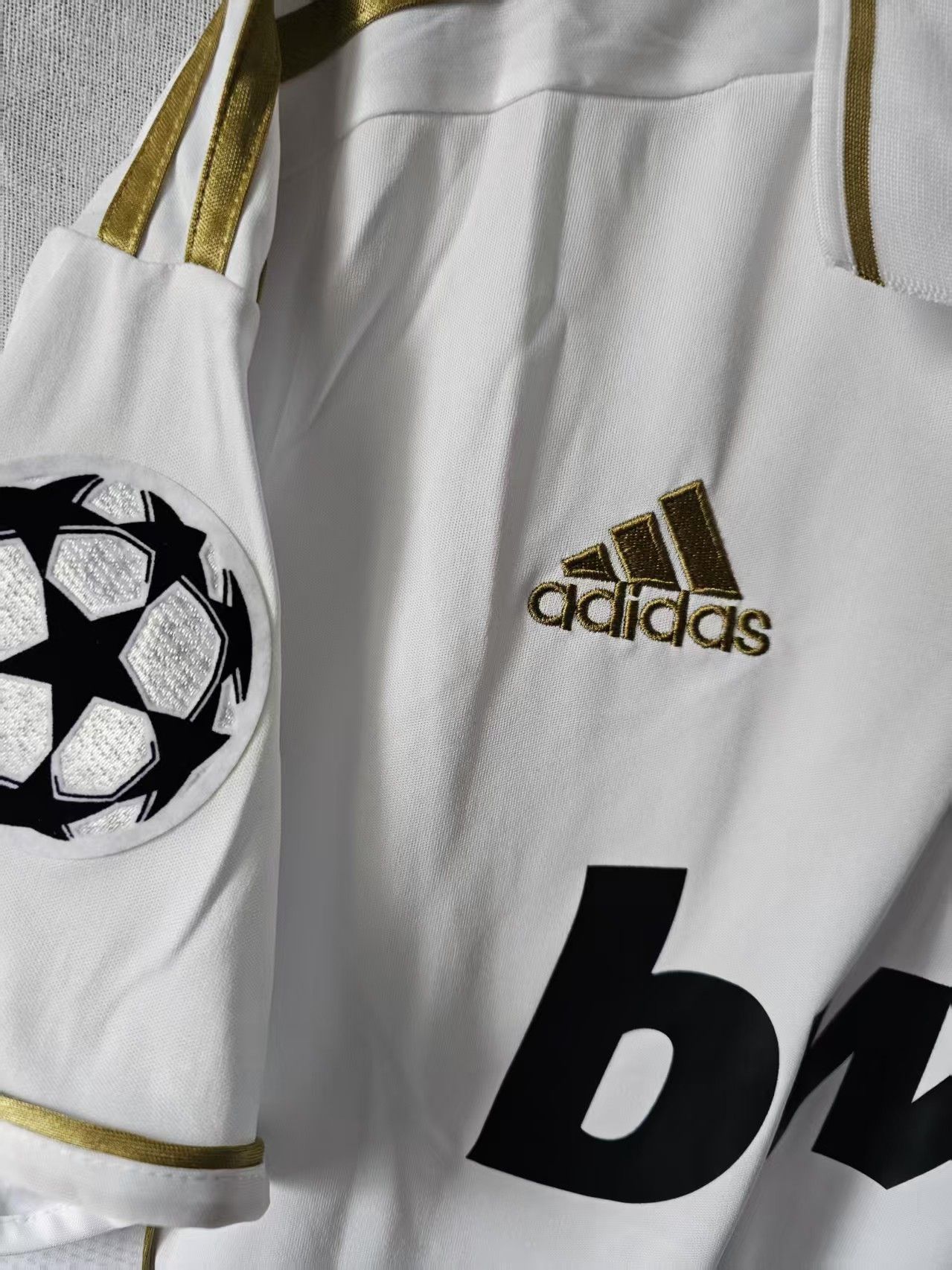 Other 2011 2012 Real Madrid #9 Karim Benzema Jersey Size US M / EU 48-50 / 2 - 3 Thumbnail