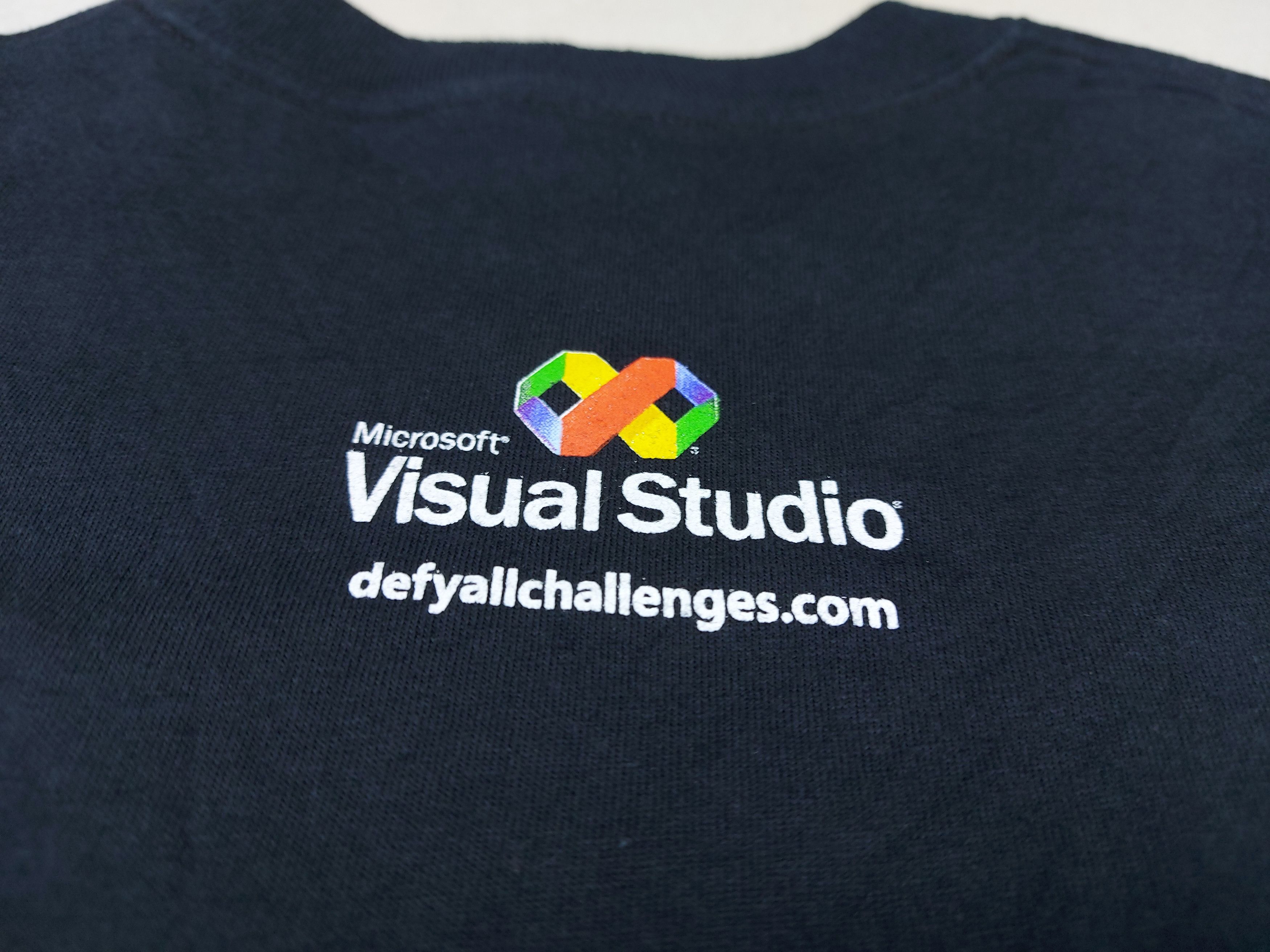 Microsoft × Vintage Vintage 2005 Microsoft Visual Studio Defy All Challenges Tee Size US M / EU 48-50 / 2 - 5 Thumbnail
