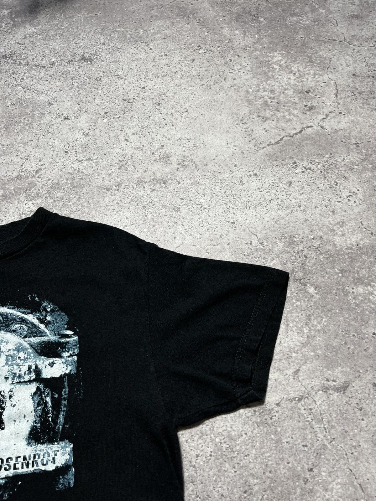 Band Tees RAMMSTEIN Rosenrot Rock metal band Y2K vintage T-shirt Size US M / EU 48-50 / 2 - 4 Thumbnail