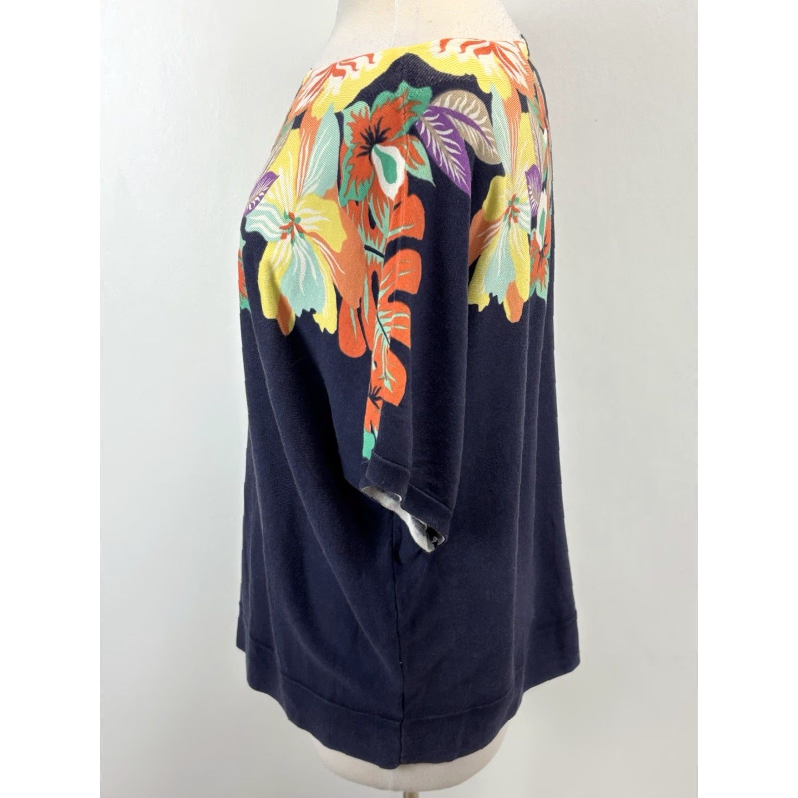 Talbots VINTAGE Talbots Floral Top Shirt Women’s 2X Plus Dolman Sleeve Navy Blue Floral Knit Cotton Dolman Short Sleeve Boat Neck Casual Travel Womens Size XXL / US 16-18 / IT 52-54 - 2 Thumbnail