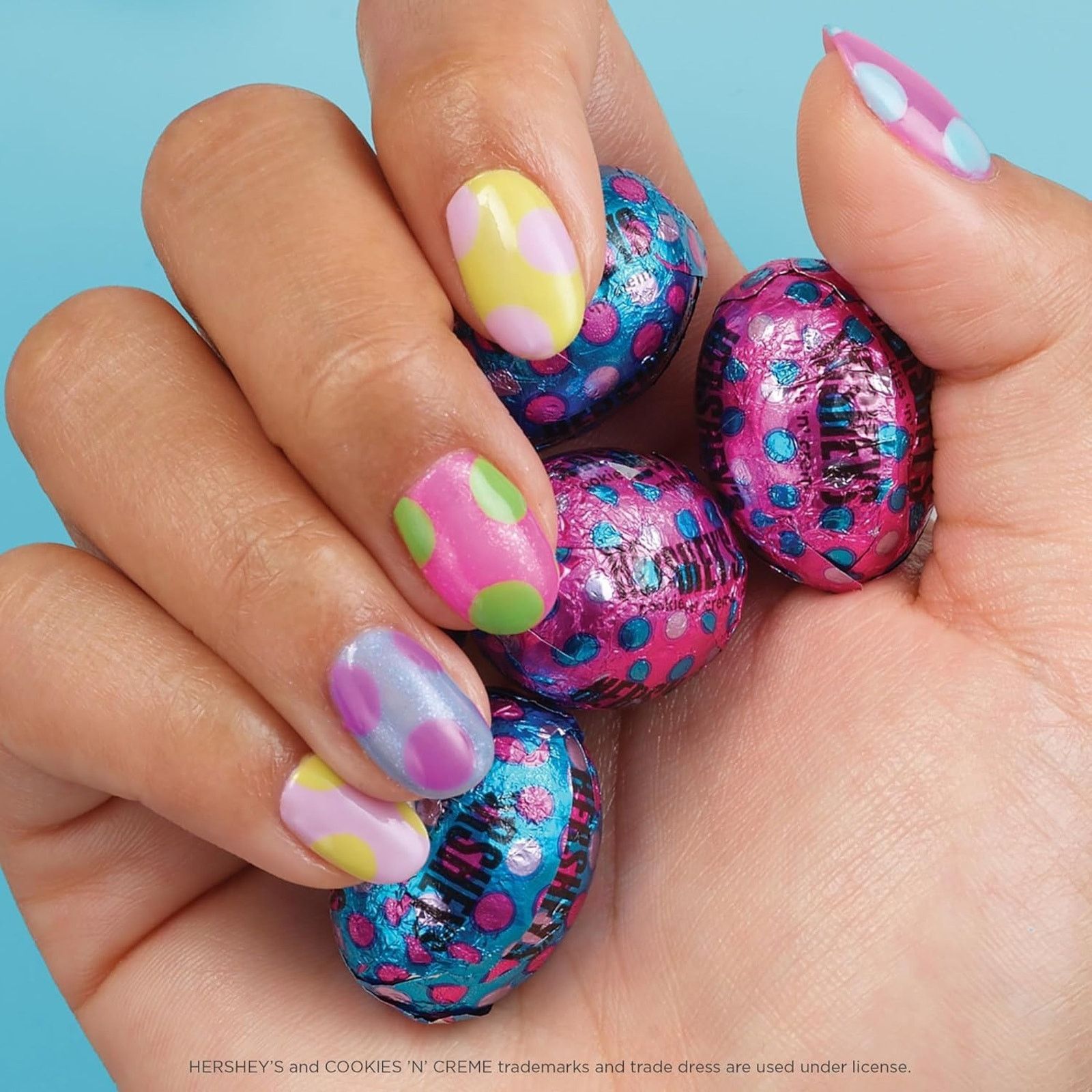 Other Hershey's Cookie 'n' Cream Eggs - 776 - Nail Polish .31oz Size ONE SIZE - 3 Thumbnail