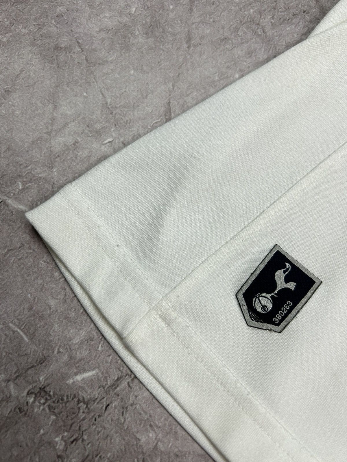 Under Armour × Vintage Tottenham Hotspur Under Armour Kane #10 2015-16 Jersey Size US L / EU 52-54 / 3 - 3 Thumbnail