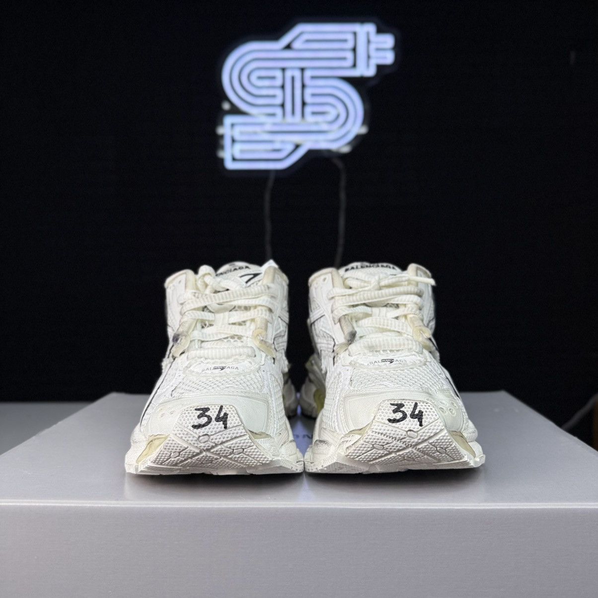 Balenciaga Balenciaga Runner White/White Size US 4 / IT 34 - 5 Thumbnail