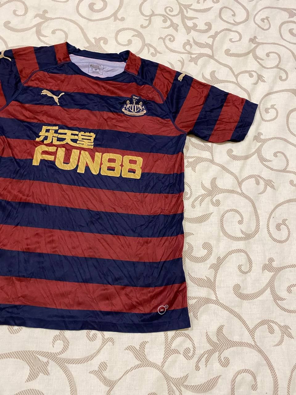 Puma Puma Newcastle United FC “FUN88” Striped Away Jersey Size US S / EU 44-46 / 1 - 3 Thumbnail