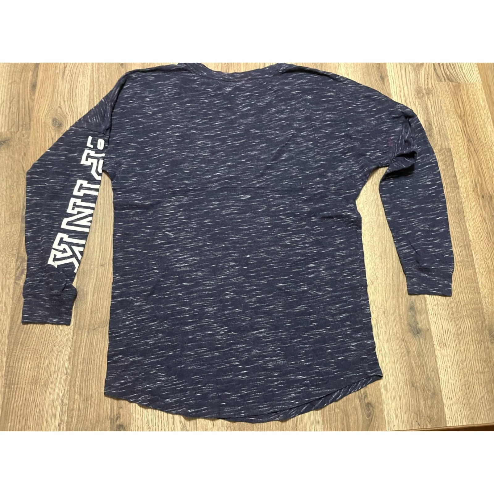 Victoria's Secret Victoria's Secret Shirt Women's XS Blue White Long Sleeve DOG Logo T-Shirt Casual Regular Pullover Neck Round Dog Theme Womens Size XS / US 0-2 / IT 36-38 - 2 Thumbnail