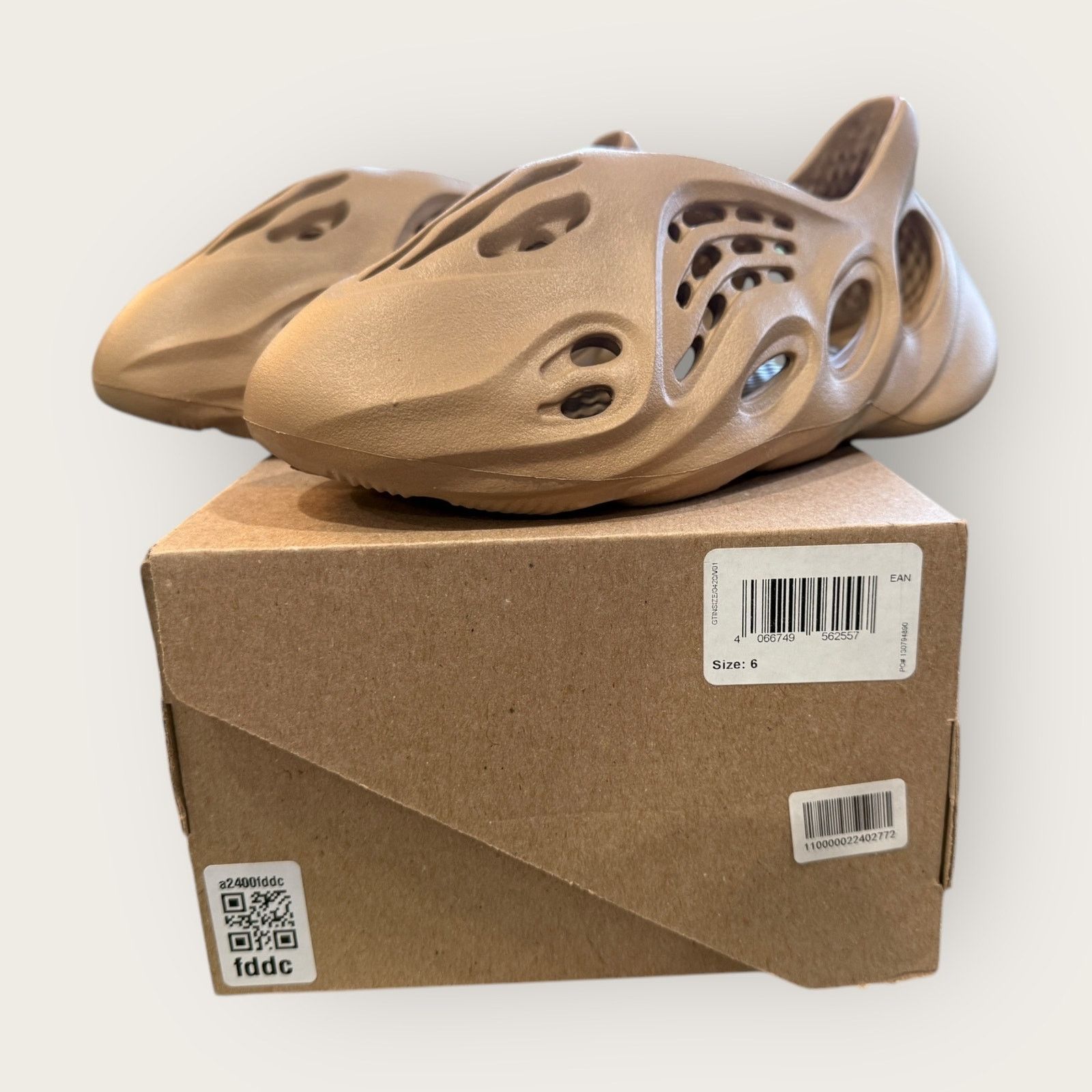 Yeezy Yeezy Foam Runner ‘Clay Taupe’ Size US 6 / IT 36 - 2 Thumbnail