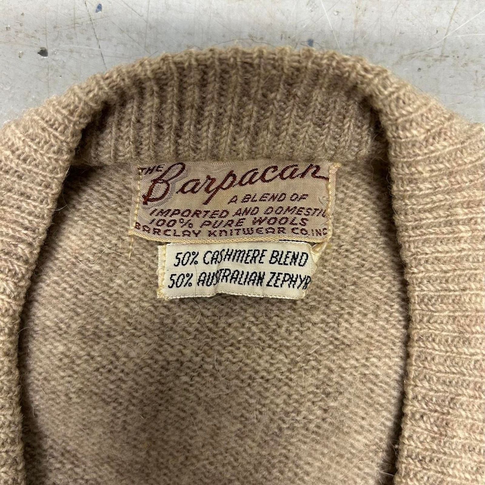 Other VTG Cream Barpacan cashmere blend sweater vest knit Size US L / EU 52-54 / 3 - 3 Thumbnail