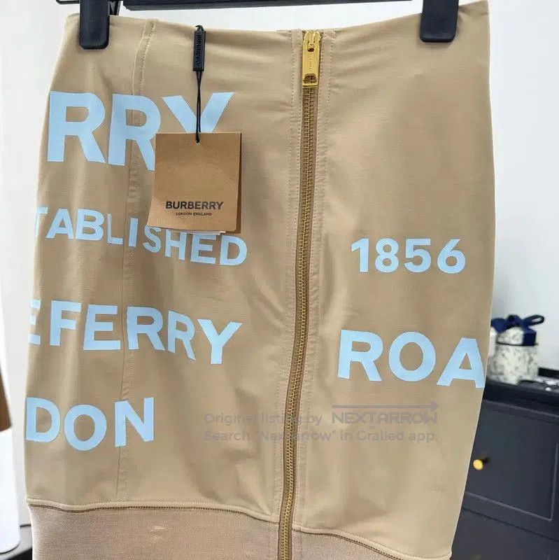 Burberry Burberry Summer Pencil Skirt in Khaki. Size 23" - 1 Thumbnail