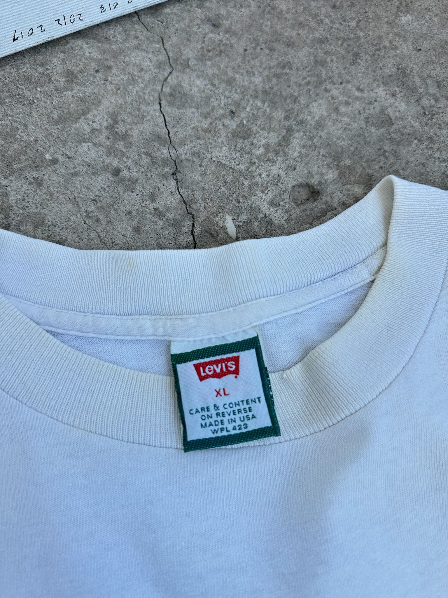 Levi's Vintage 90’s Levi’s Single Stich T-Shirt Size US XL / EU 56 / 4 - 4 Thumbnail