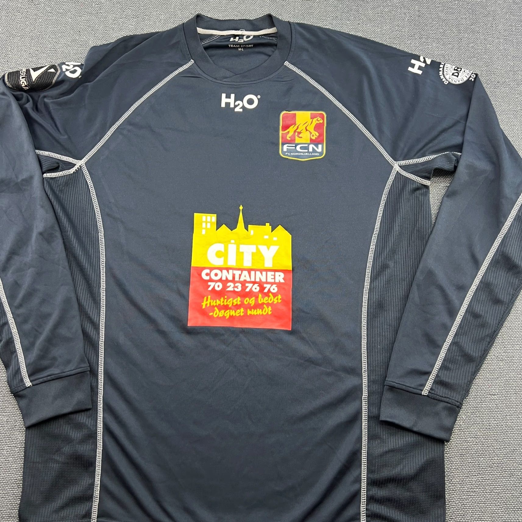 Vintage H2O FC Nordsjaelland Villadsen Goalkeeper Mens Football Jersey Sz L Black Long Sleeve Moisture Wicking Quick Dry Football Jersey Mens Size US L / EU 52-54 / 3 - 3 Thumbnail