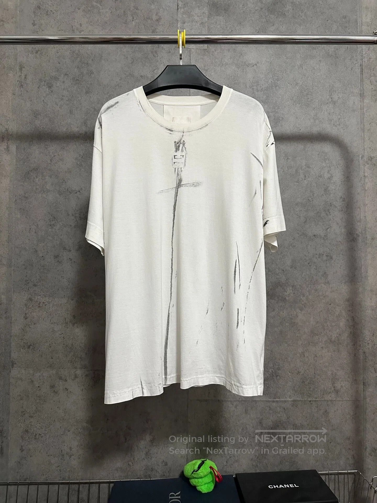 Givenchy Givenchy Logo Graffiti Short Sleeve T-Shirt. Size US L / EU 52-54 / 3 - 1 Thumbnail