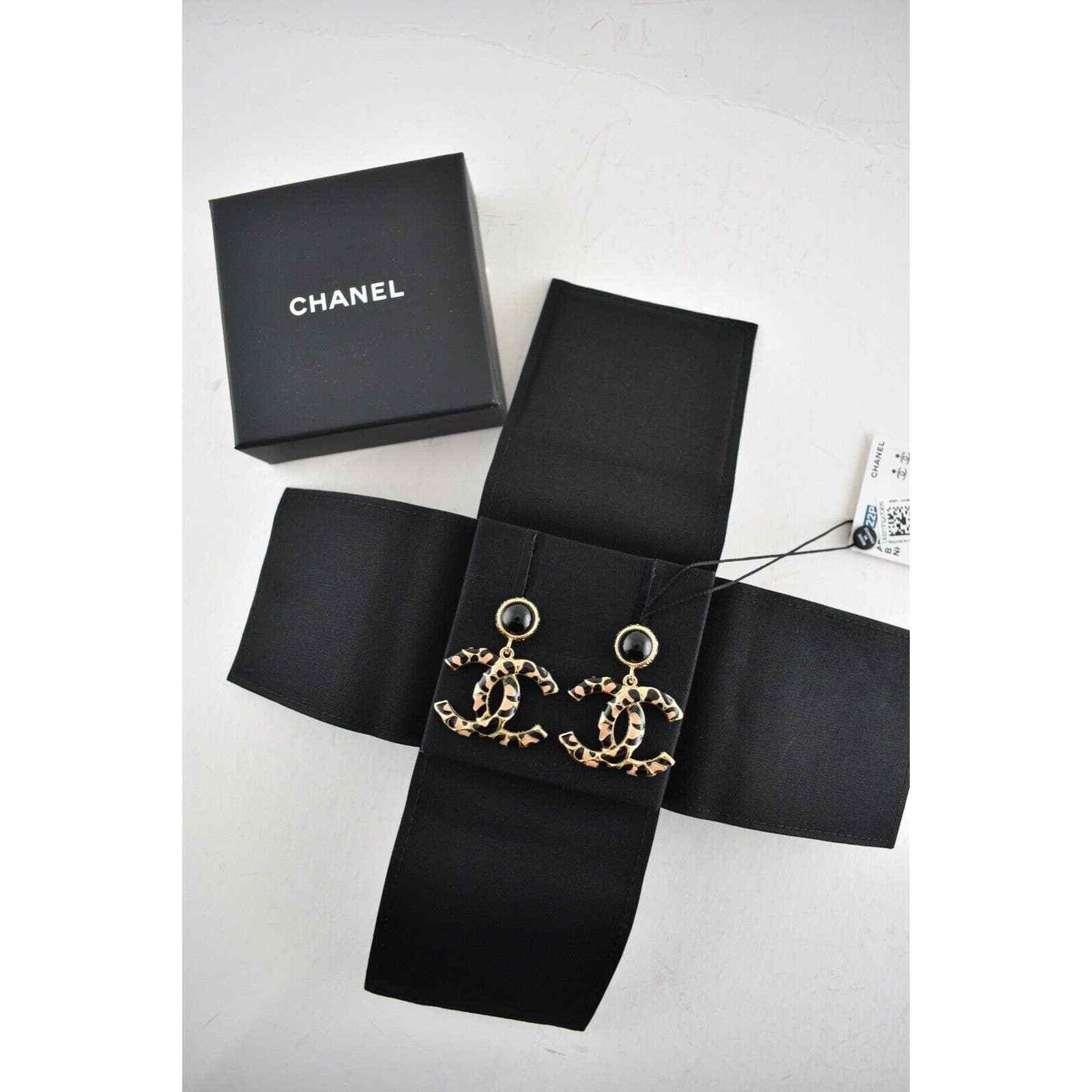 Chanel Chanel Gold Beige Pearl CC Dangle Drop Statement Earring Size ONE SIZE - 2 Thumbnail