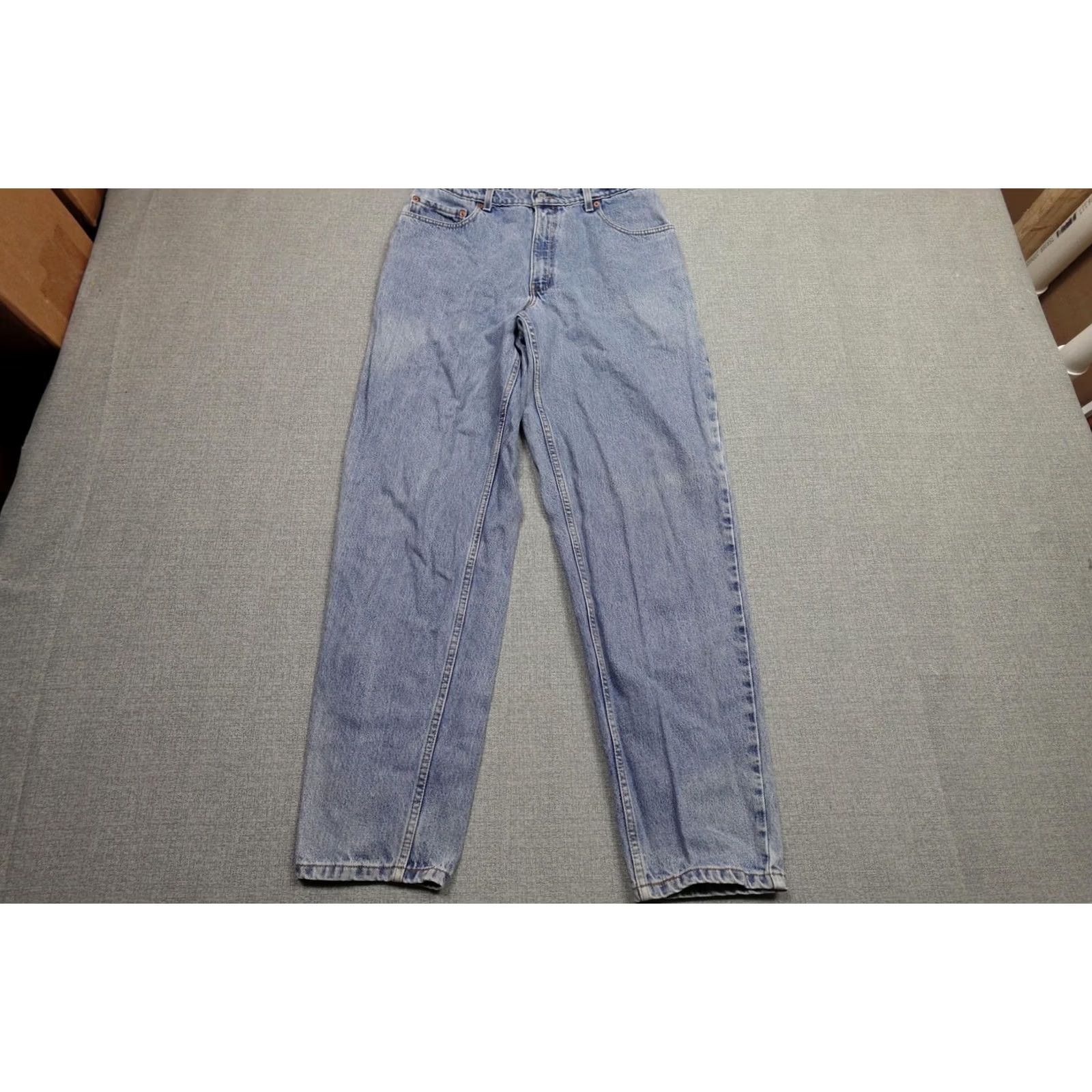 Levi's Vintage Levi's 560 Loose Fit Jeans Mens 34x34 Light Wash Denim Baggy Blue Light Wash Denim Jeans 560 Medium Mens Size US 34 / EU 50 - 3 Thumbnail