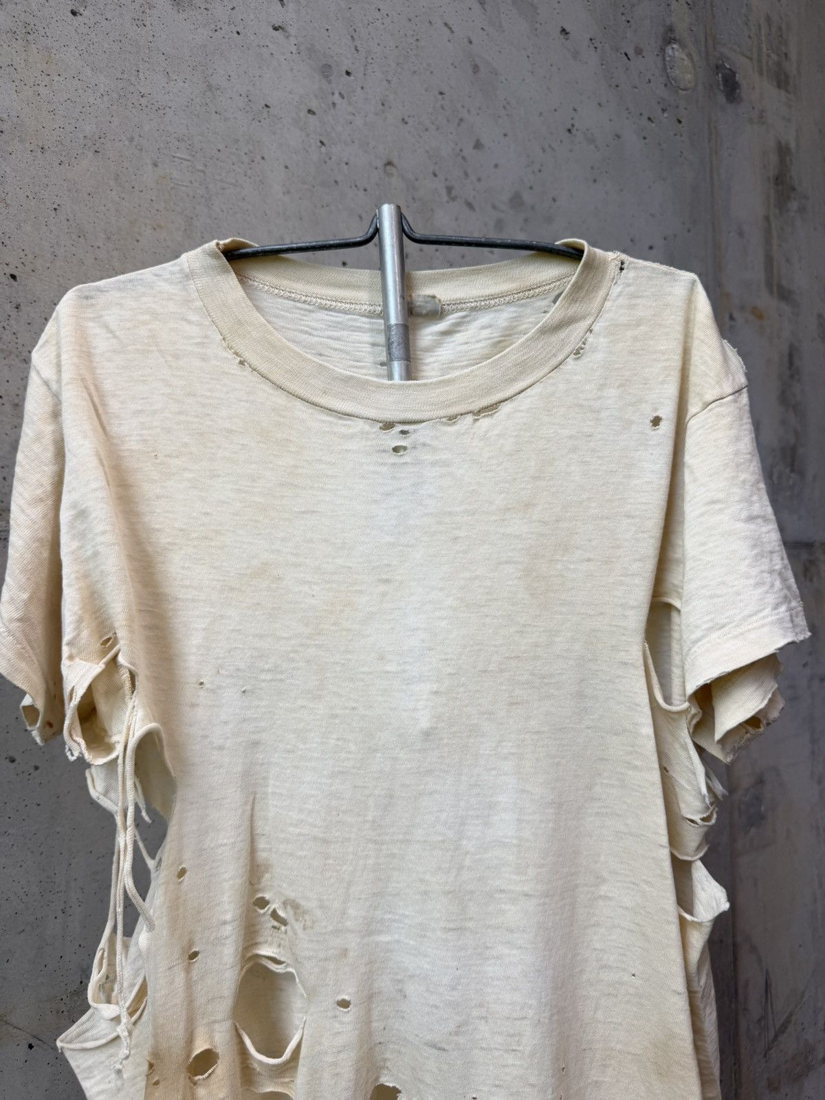 Vintage Thrashed Faded 1950s White T Shirt ERD Grunge Size US M / EU 48-50 / 2 - 3 Thumbnail