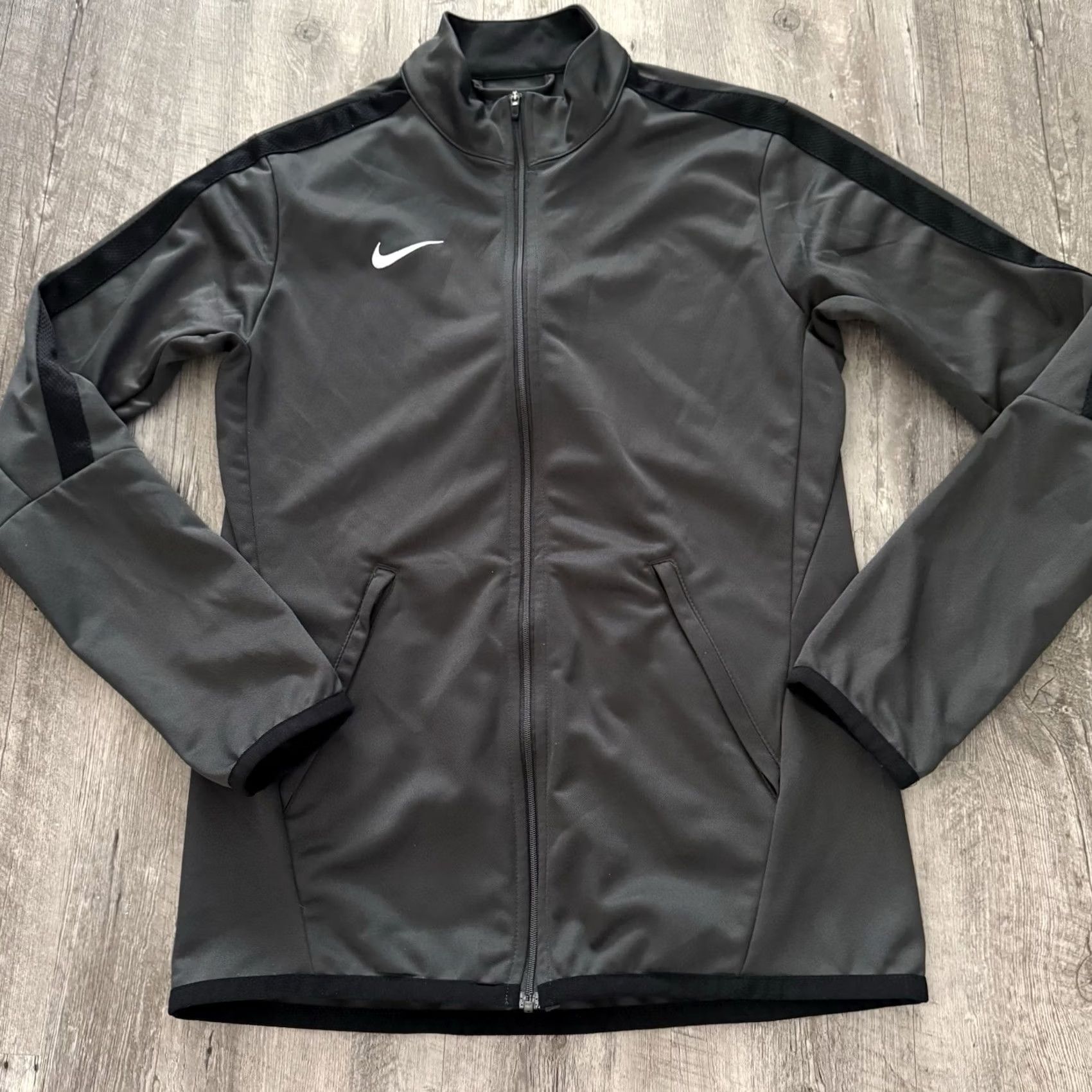 Nike VINTAGE: No not allowed—remove. Size S / US 4 / IT 40 - 7 Thumbnail