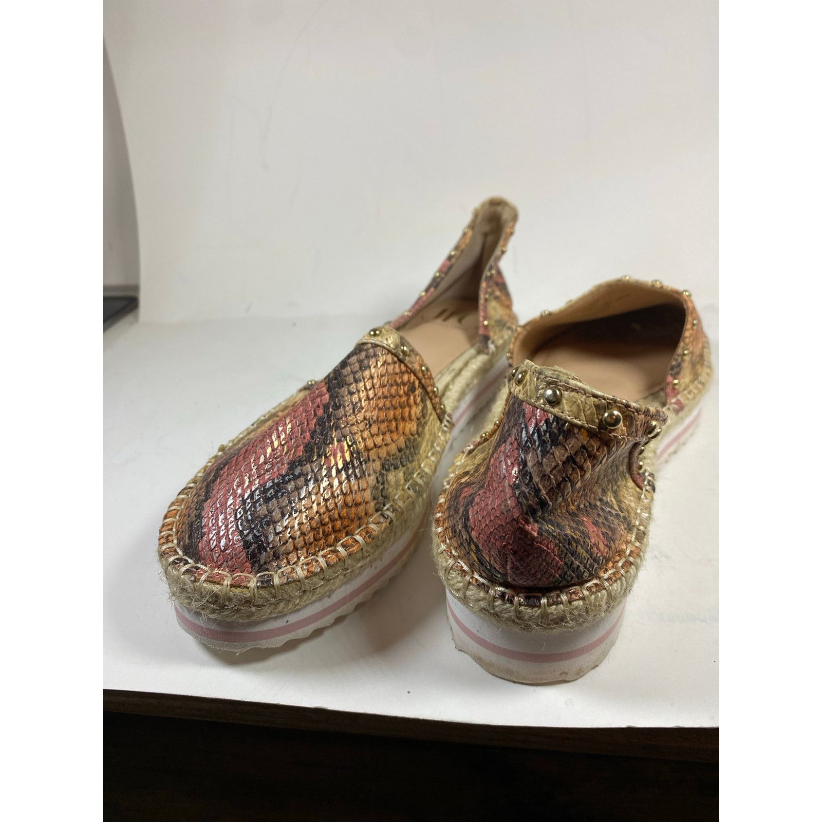 Jennifer Lopez JLO Jennifer Lopez Pink & Gold Snake Flats 9.5W Size US 9.5 / IT 39.5 - 6 Thumbnail