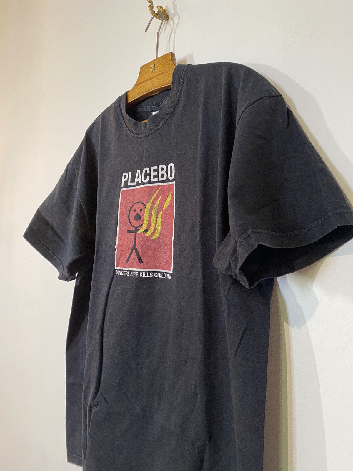 Band Tees Vintage shirt Placebo early 00s shirt danger fire kills Size US XL / EU 56 / 4 - 4 Thumbnail