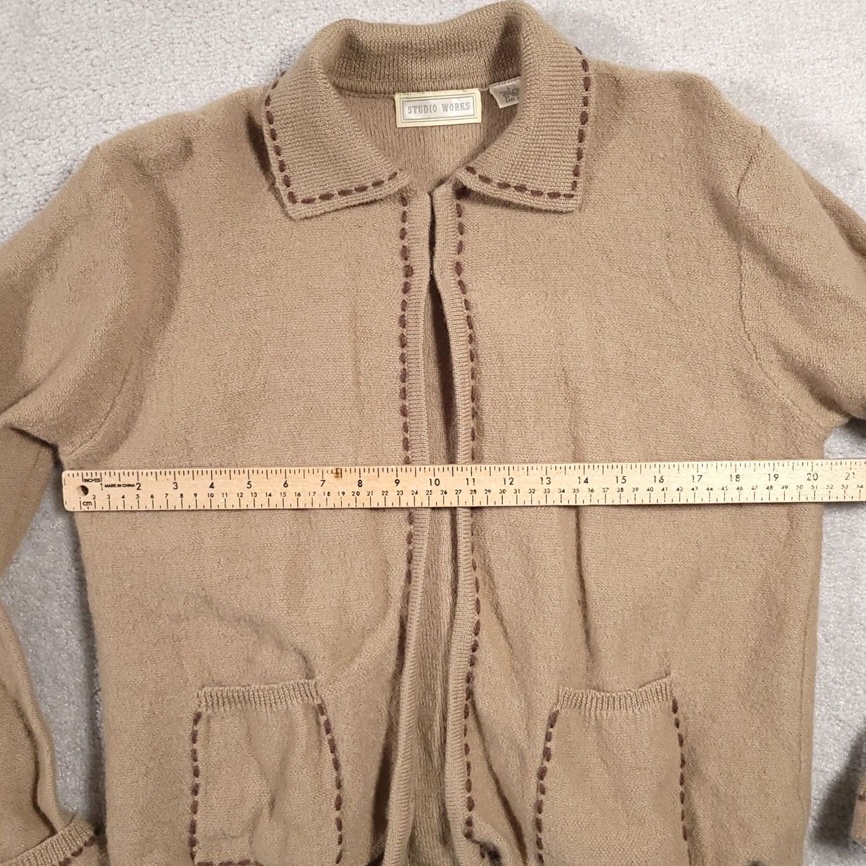 Vintage VINTAGE Studio Works Cardigan Sweater Women Large Beige Collared Wool Knit Long Sleeve Pockets Size L / US 10 / IT 46 - 4 Thumbnail