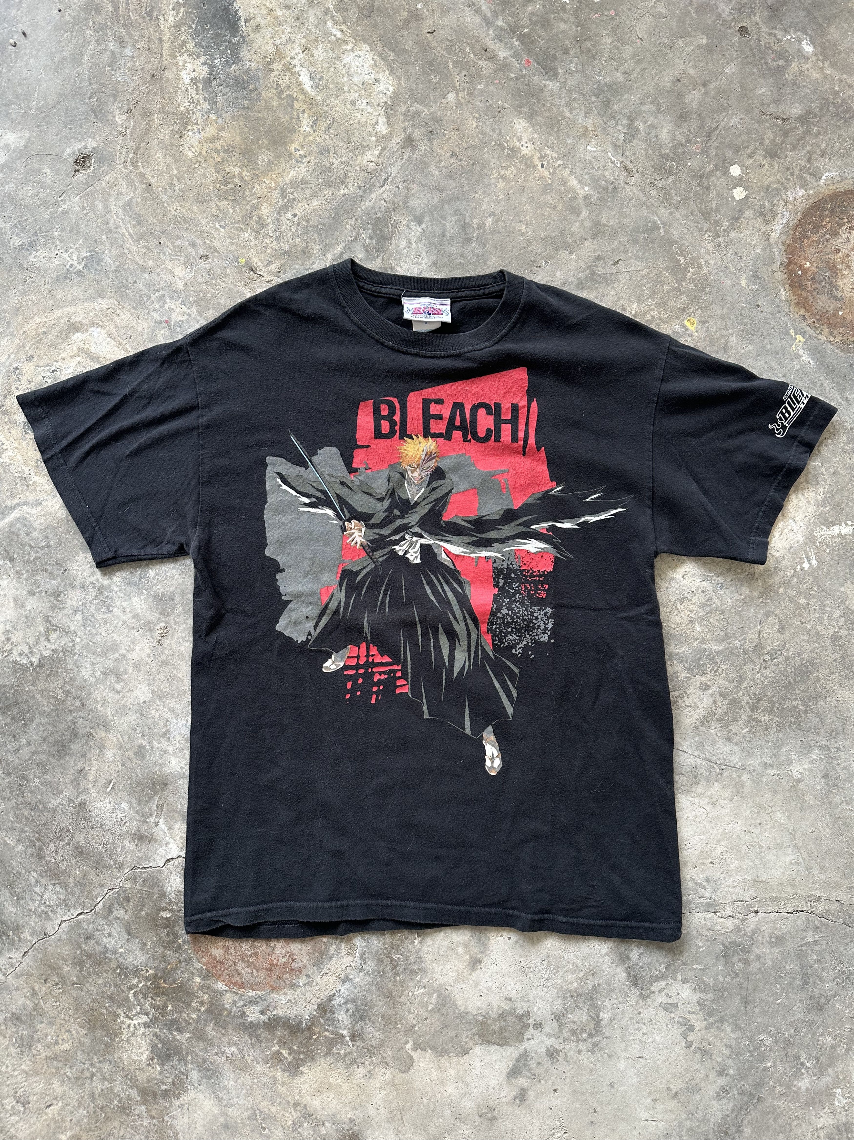 Anime Vintage 00's Shonen Jump Bleach “Ichigo Kurosaki” T-shirt Size US M / EU 48-50 / 2 - 2 Thumbnail