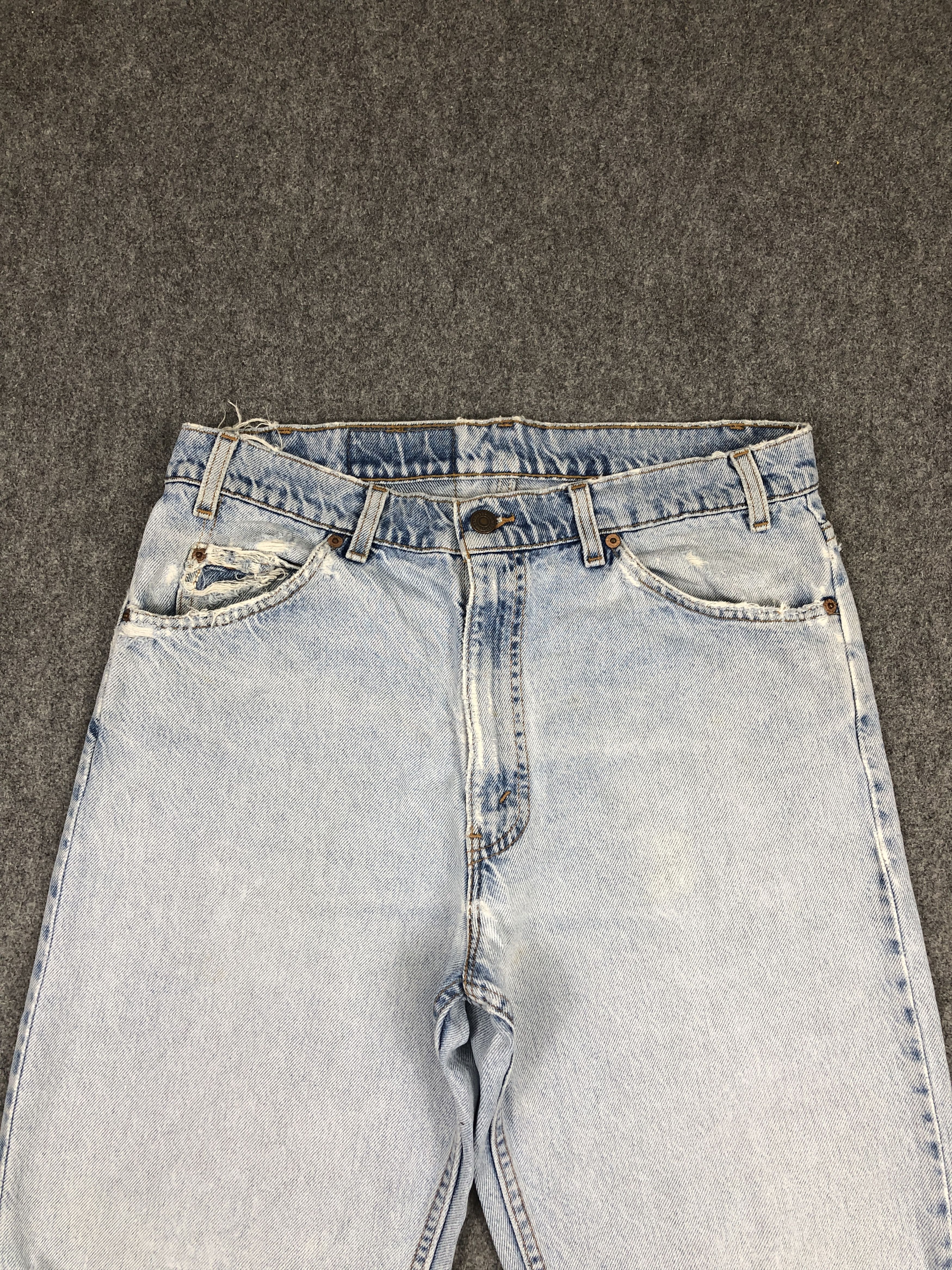 Levi's Distressed Vintage 90s Levis Light Washed Jeans DP2358 Size US 31 - 2 Thumbnail