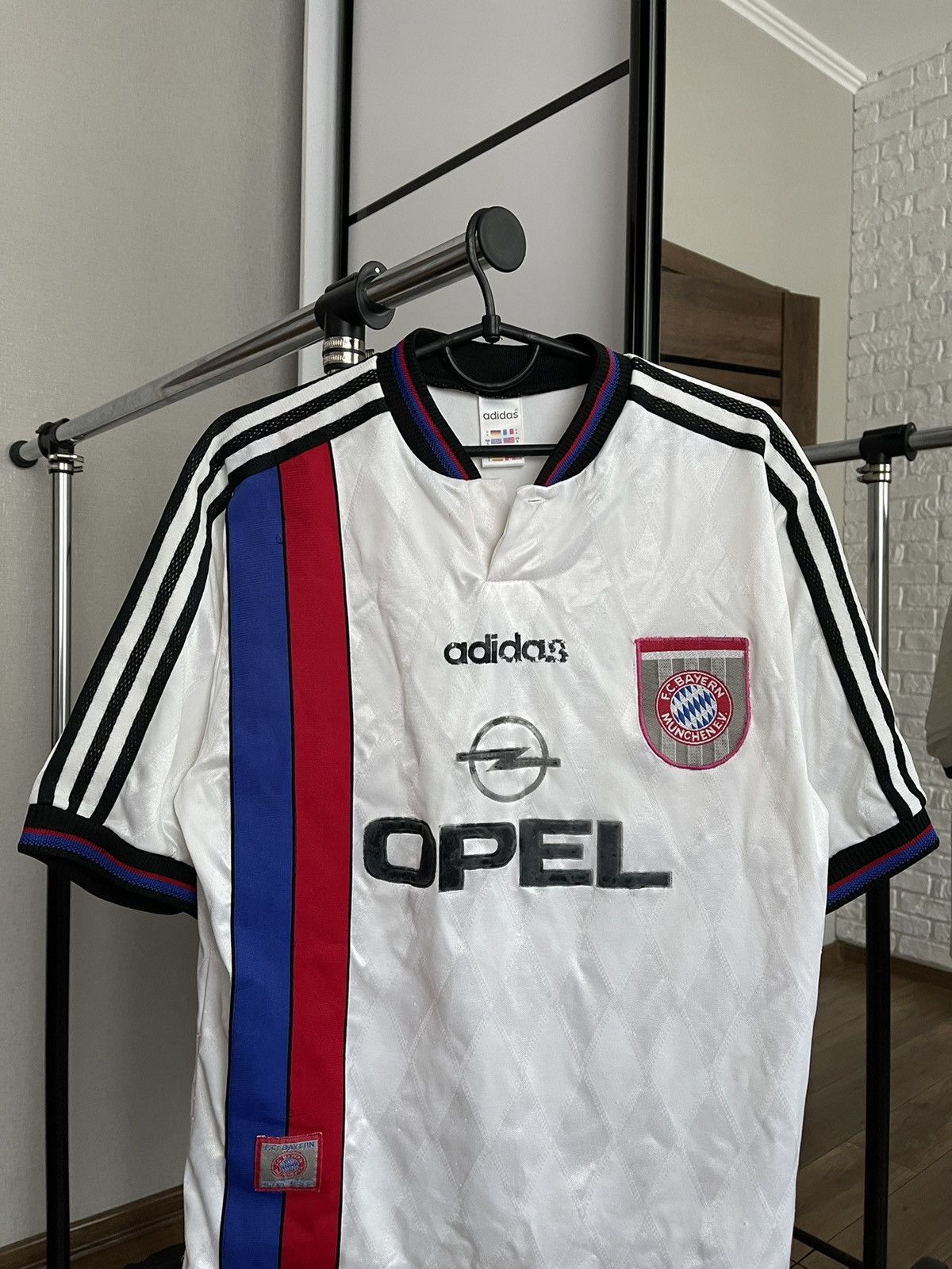 Adidas 1995/1996 Adidas Bayern Munich Vintage Soccer Jersey T-Shirt Size US S / EU 44-46 / 1 - 5 Thumbnail