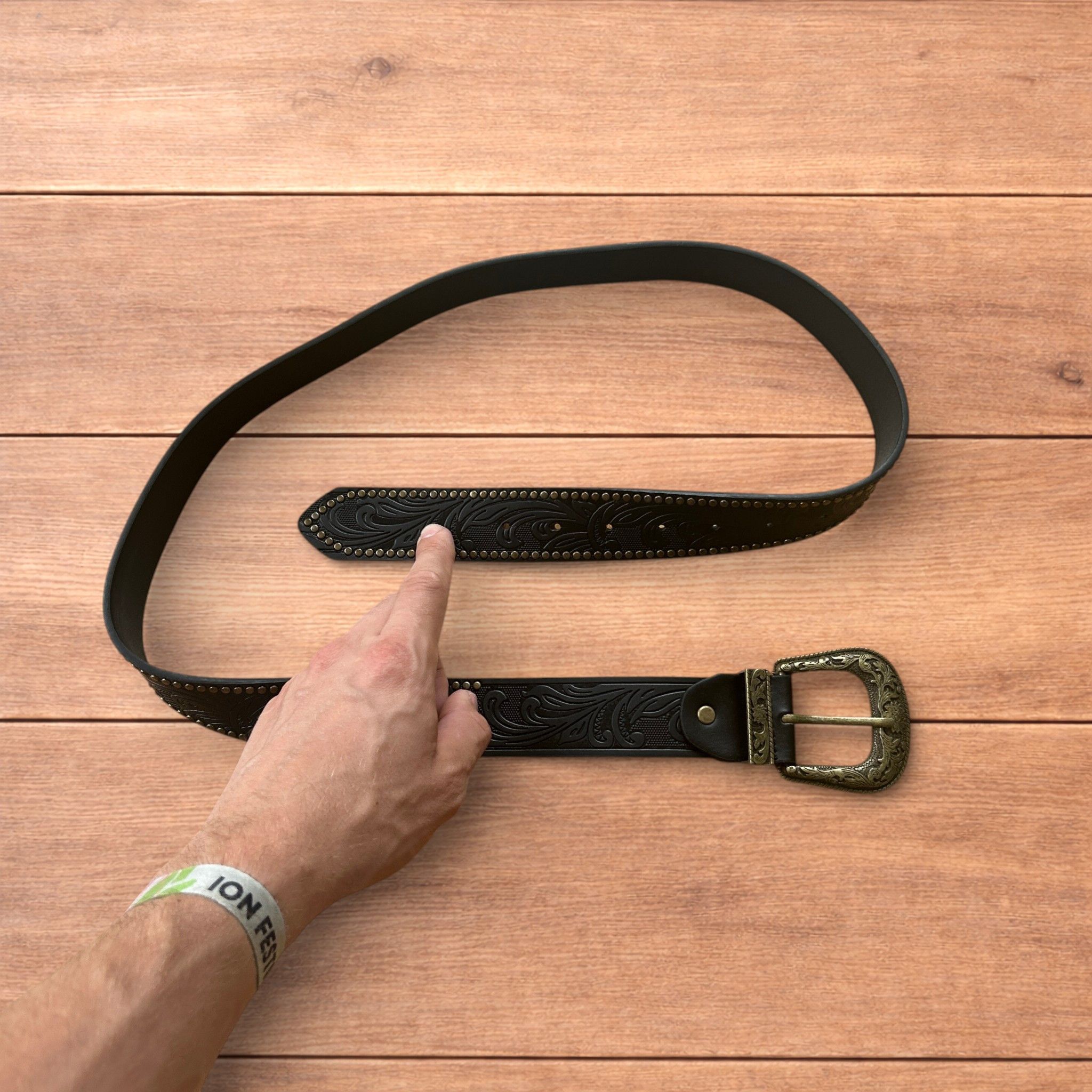 Japanese Brand Faux leather western cowboy belt in black with brass trim. Size ONE SIZE - 1 Thumbnail