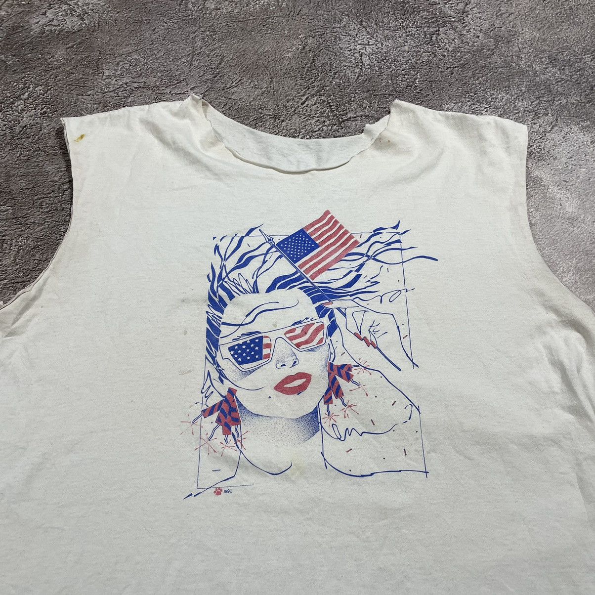 Vintage Vintage 90s Abstract Faces Graphic Tank Top Cream Thrashed L Size US L / EU 52-54 / 3 - 4 Thumbnail