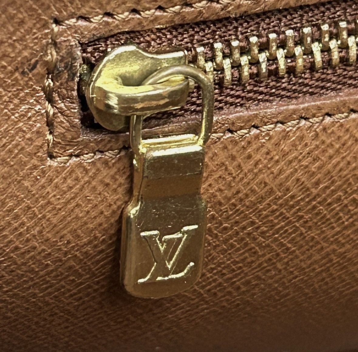 Louis Vuitton Preloved Louis Vuitton monogram Marly Dragonne Clutch Bag Size ONE SIZE - 13 Thumbnail